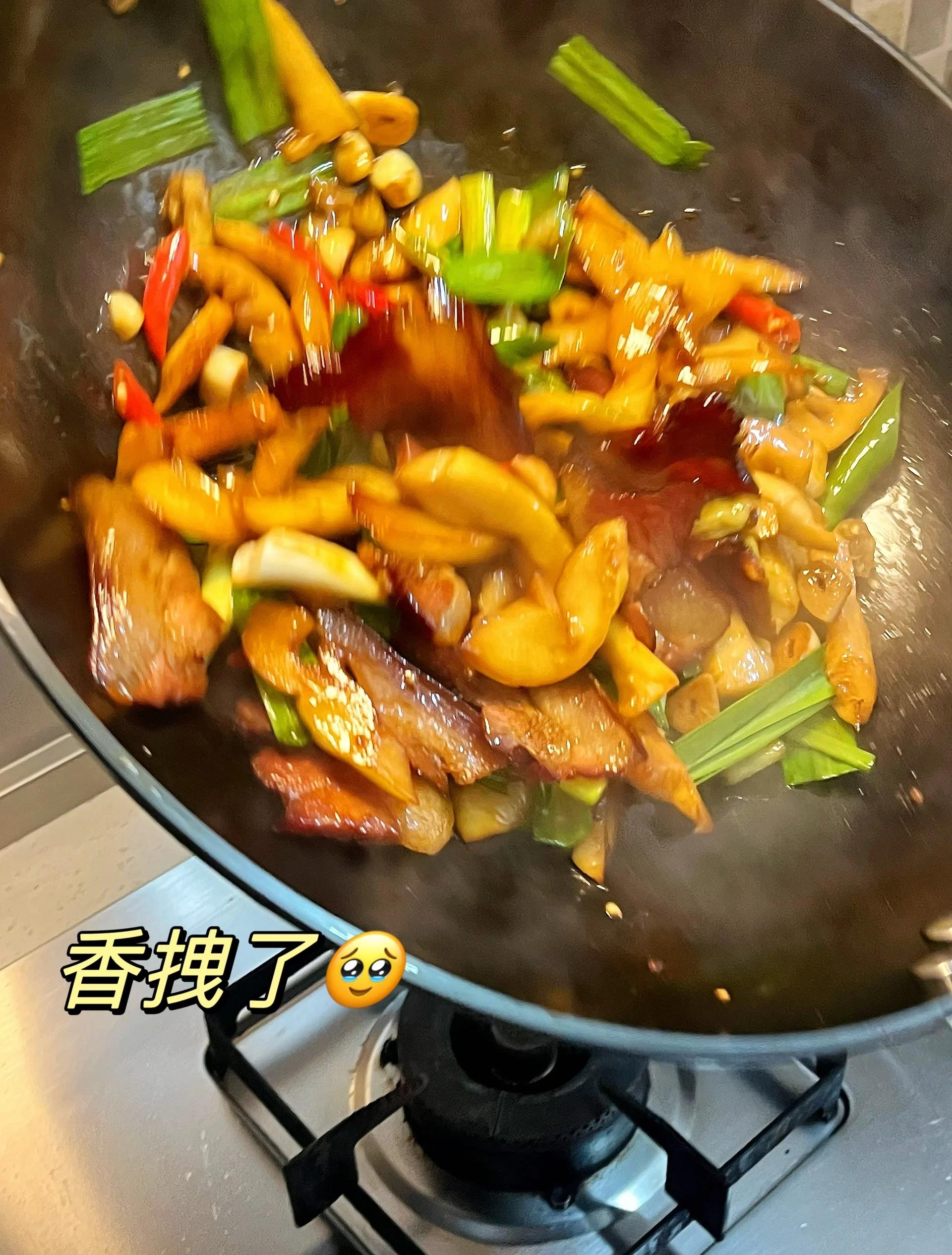 腊肉炒春笋的家常做法步骤