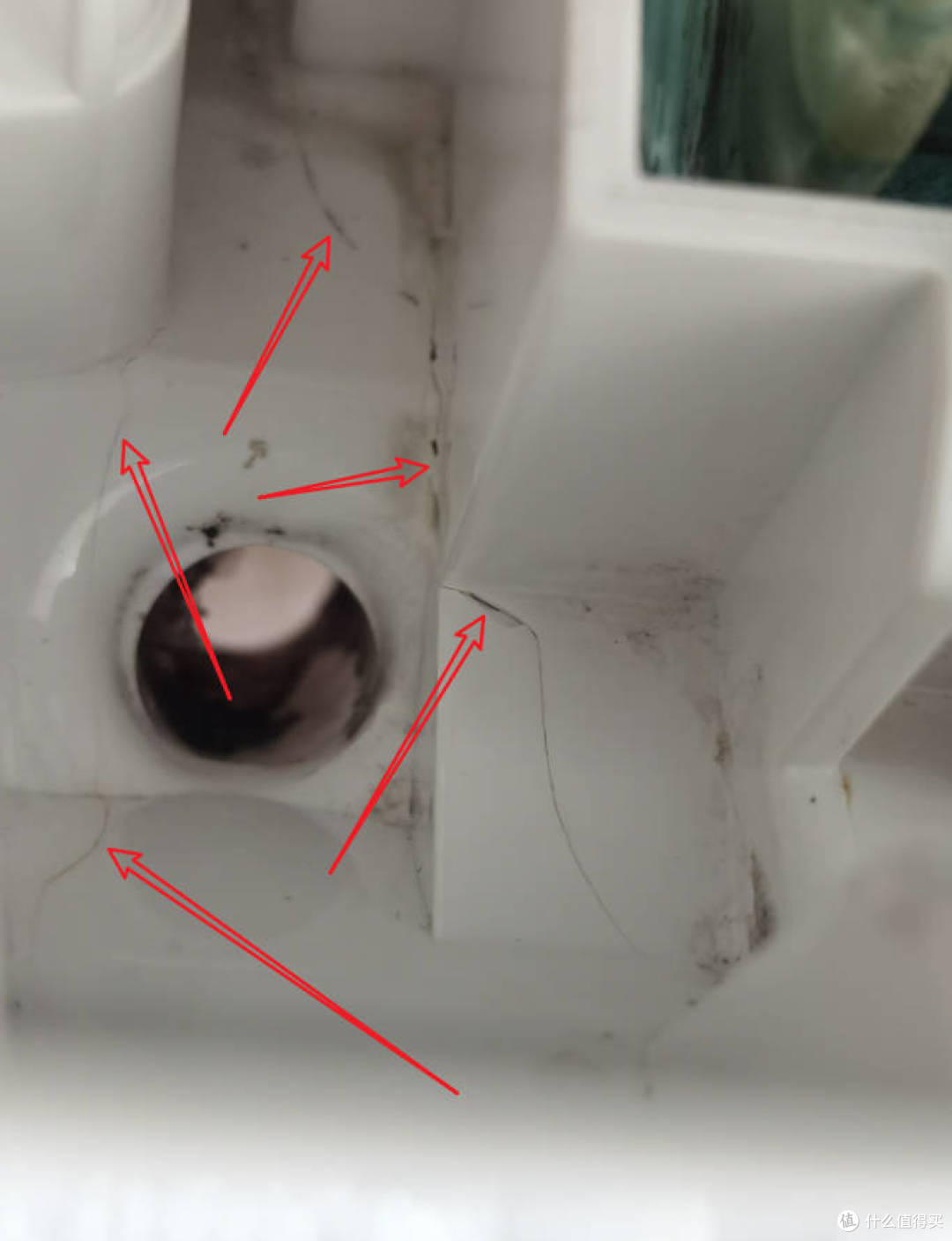 格力空调室内机滴水怎么办