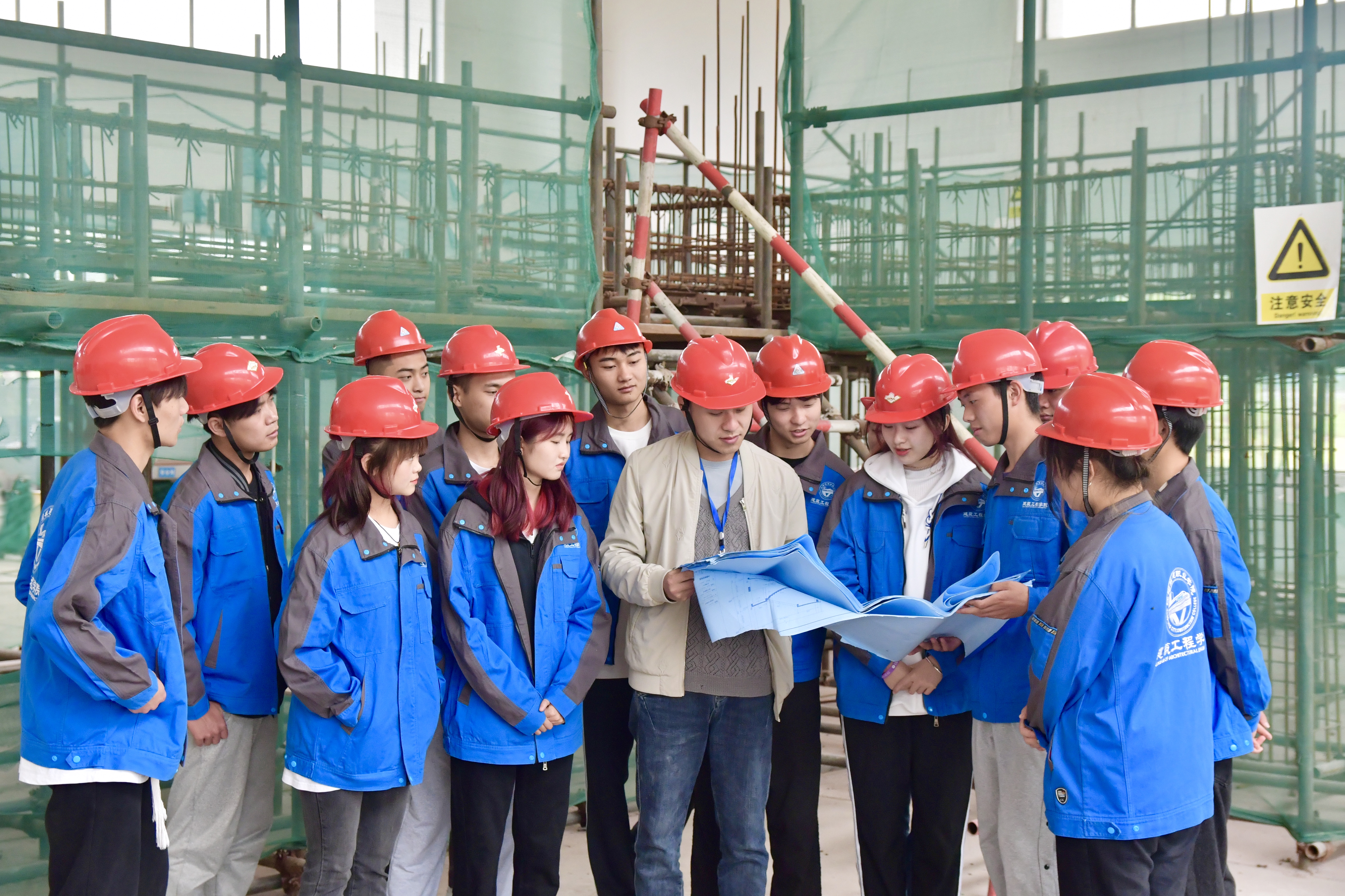 土木工程类专业做什么的