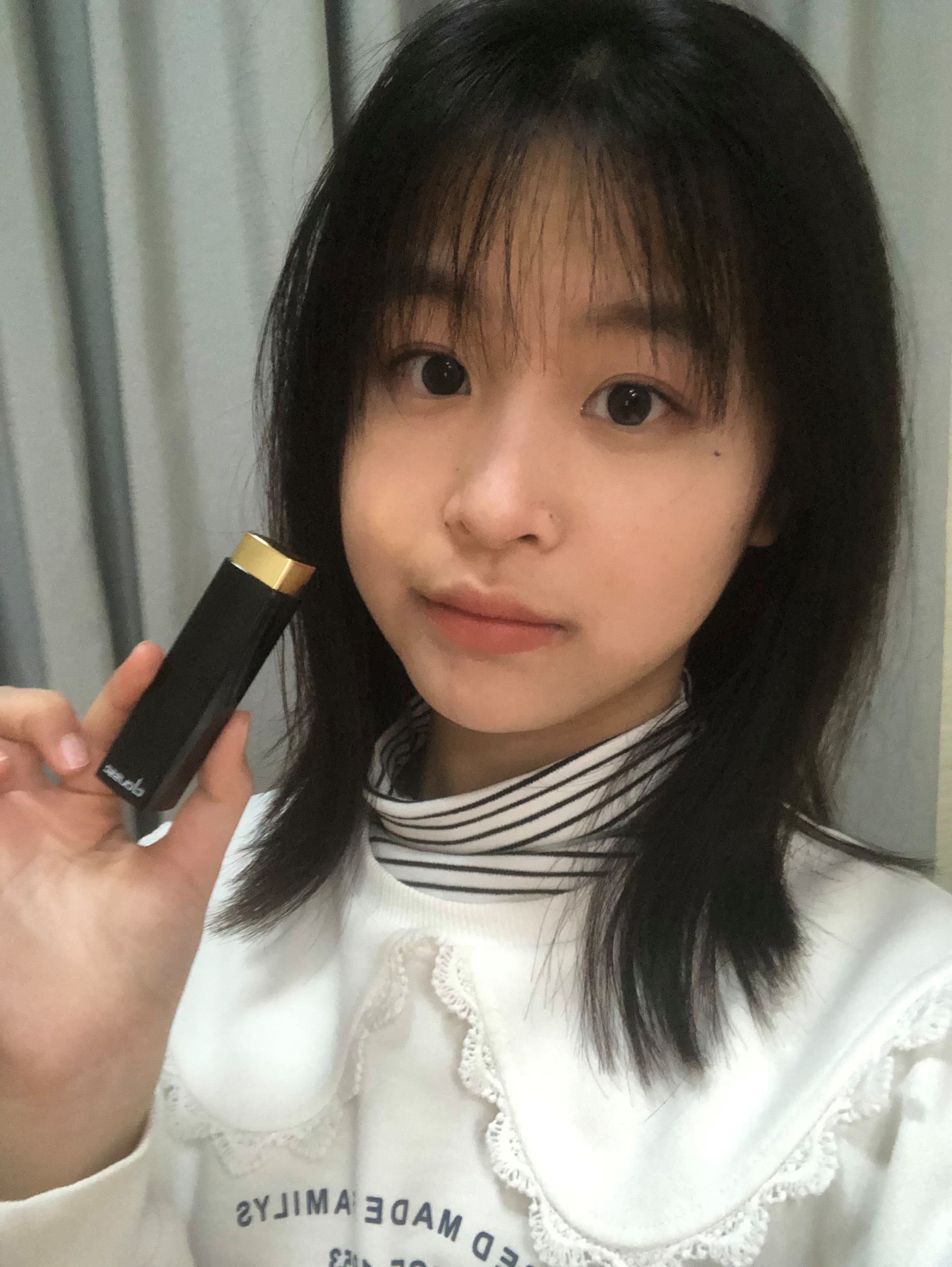 黄皮肤涂什么颜色口红显白