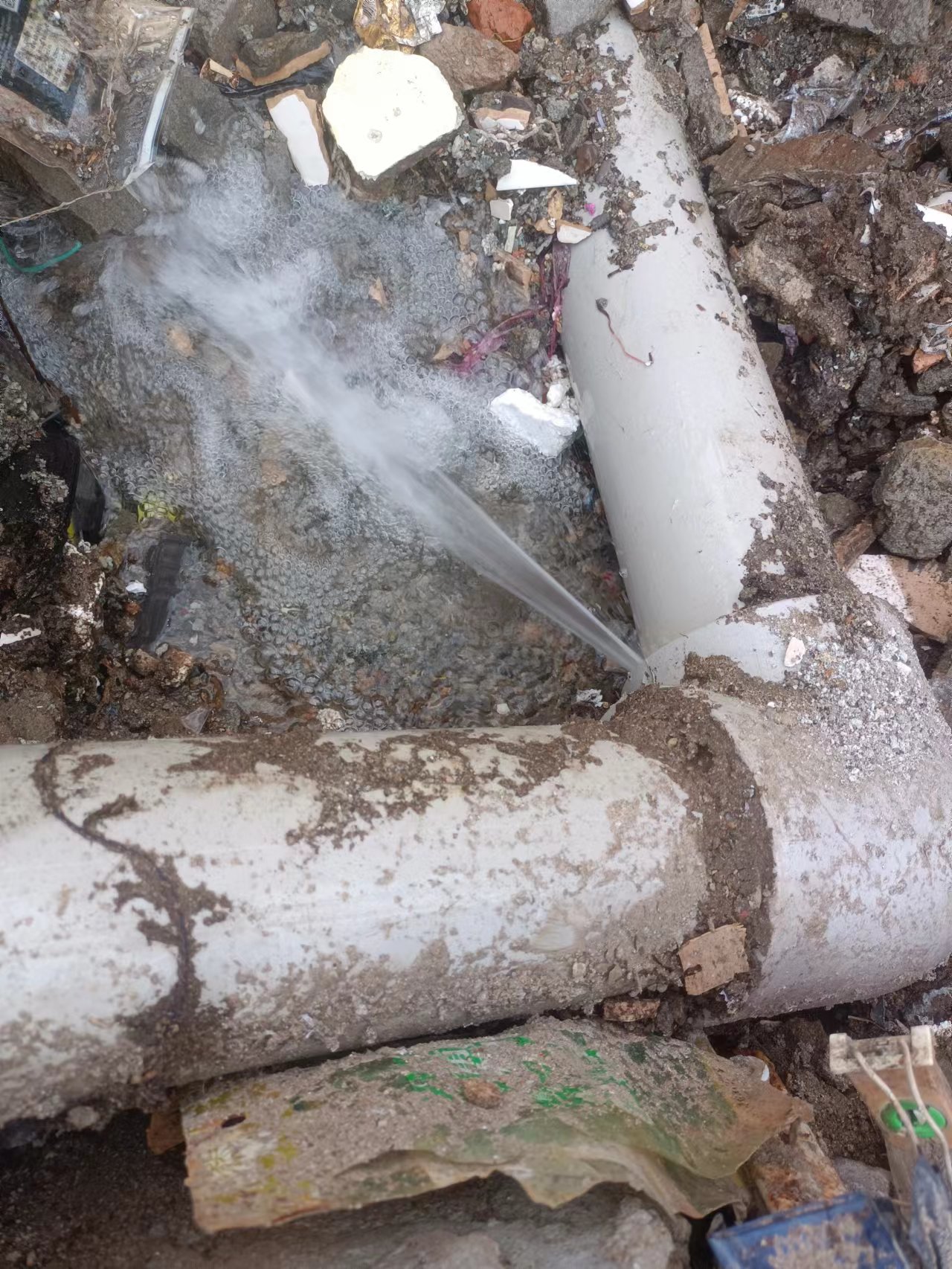 做梦梦见家里水管漏水