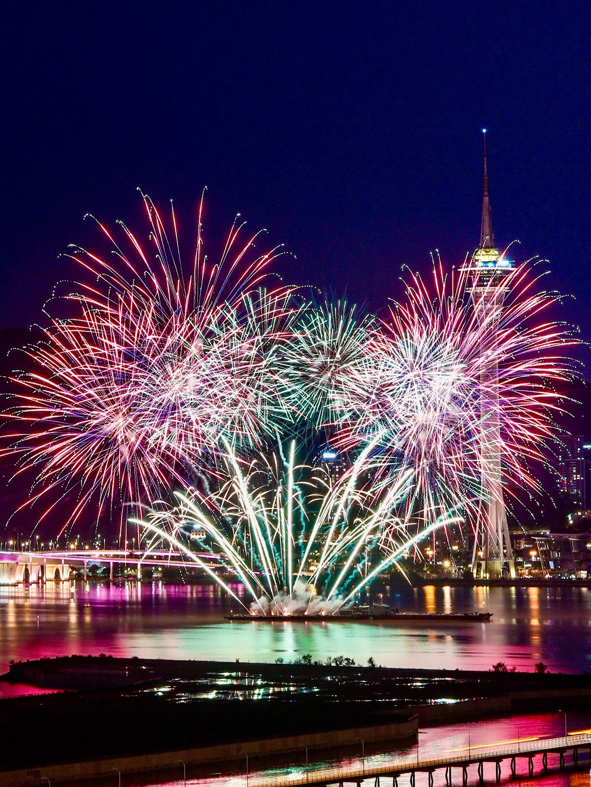 烟花像什么像什么又像什么