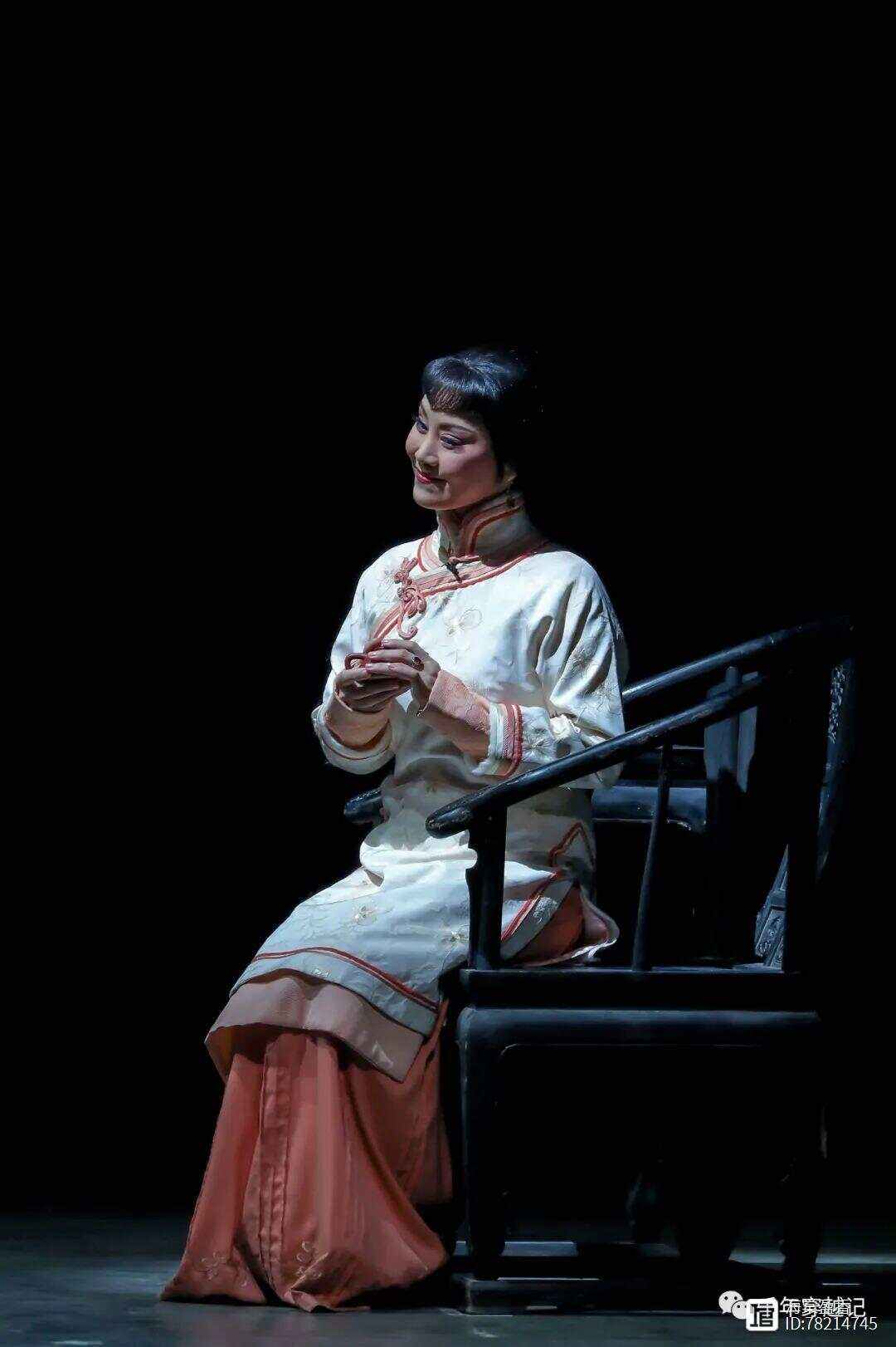 北国佳人绝世独立是什么意思