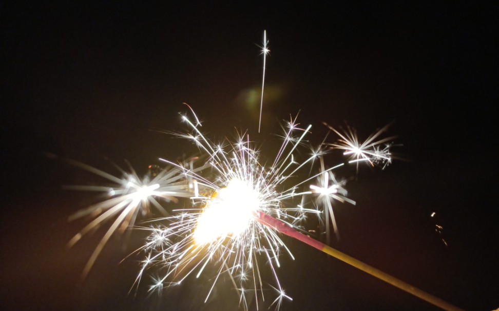 烟花是圆的还是扁的是什么意思