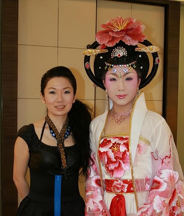 李玉刚个人资料简介及妻子