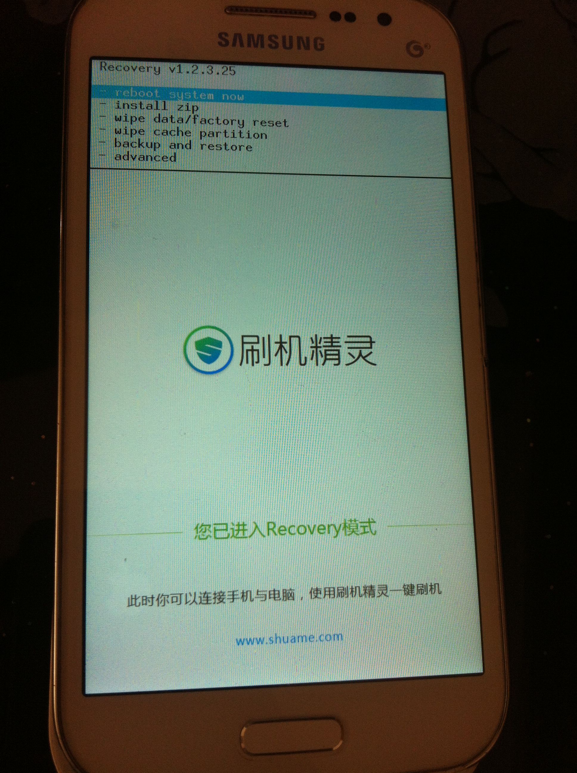 手机无法开机怎么用电脑刷机