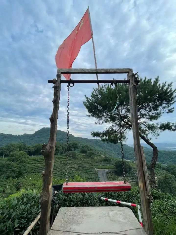西湖白鹤峰与龙井村的关系