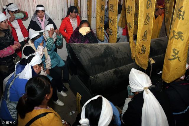 做梦梦到死人出殡是什么意思