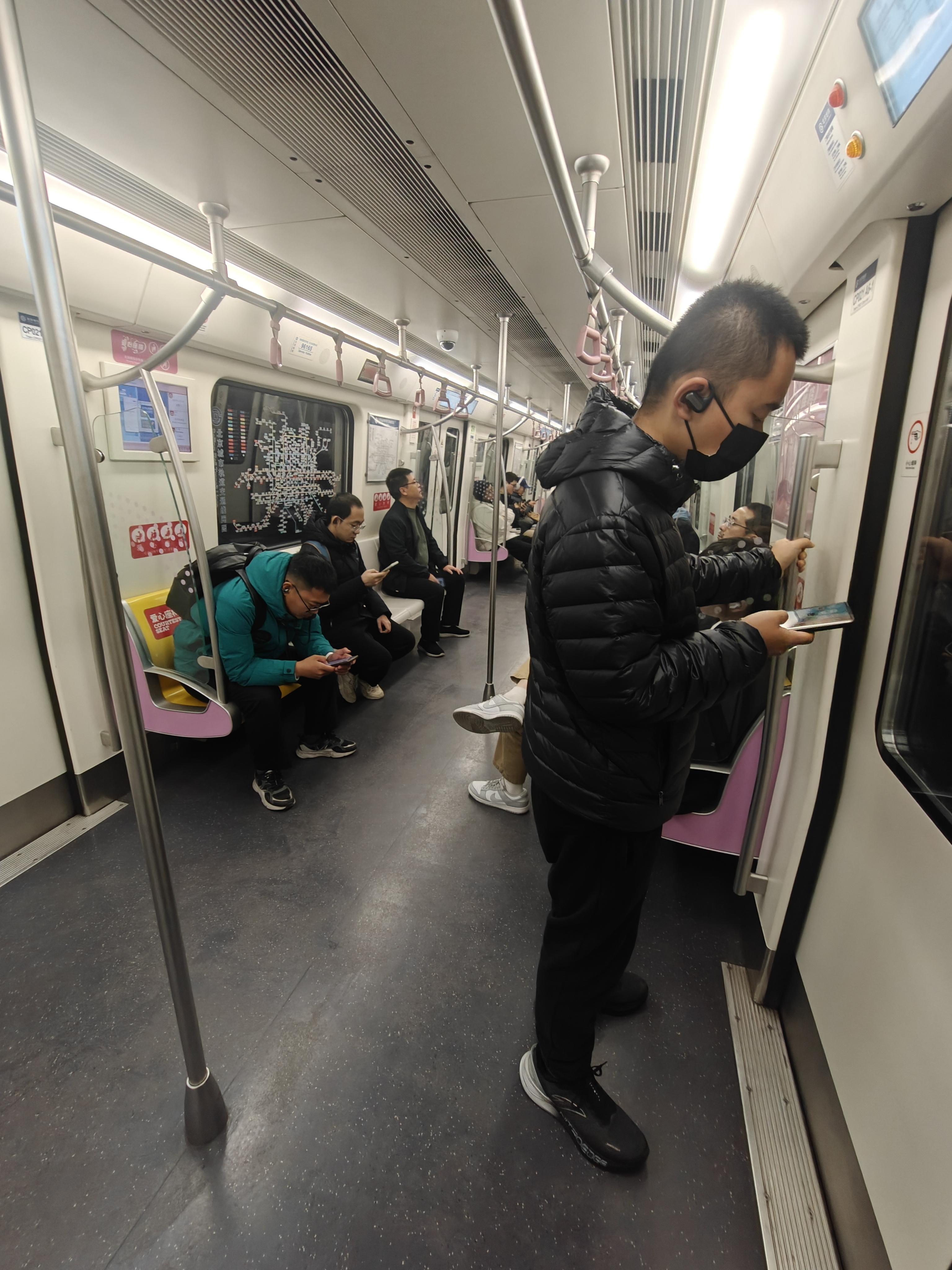 北京地铁乘车刷手机哪个