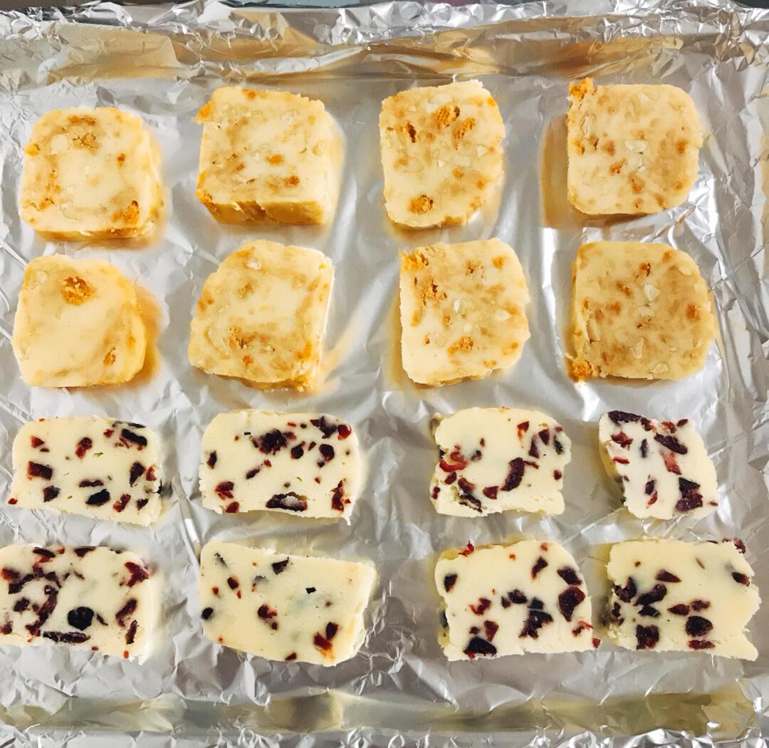 烤箱做蔓越莓曲奇饼干的方法