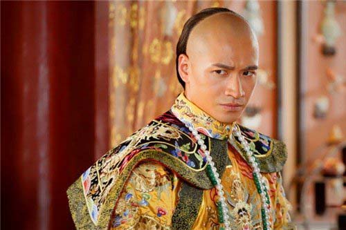 爱的供养何晟铭歌词介绍