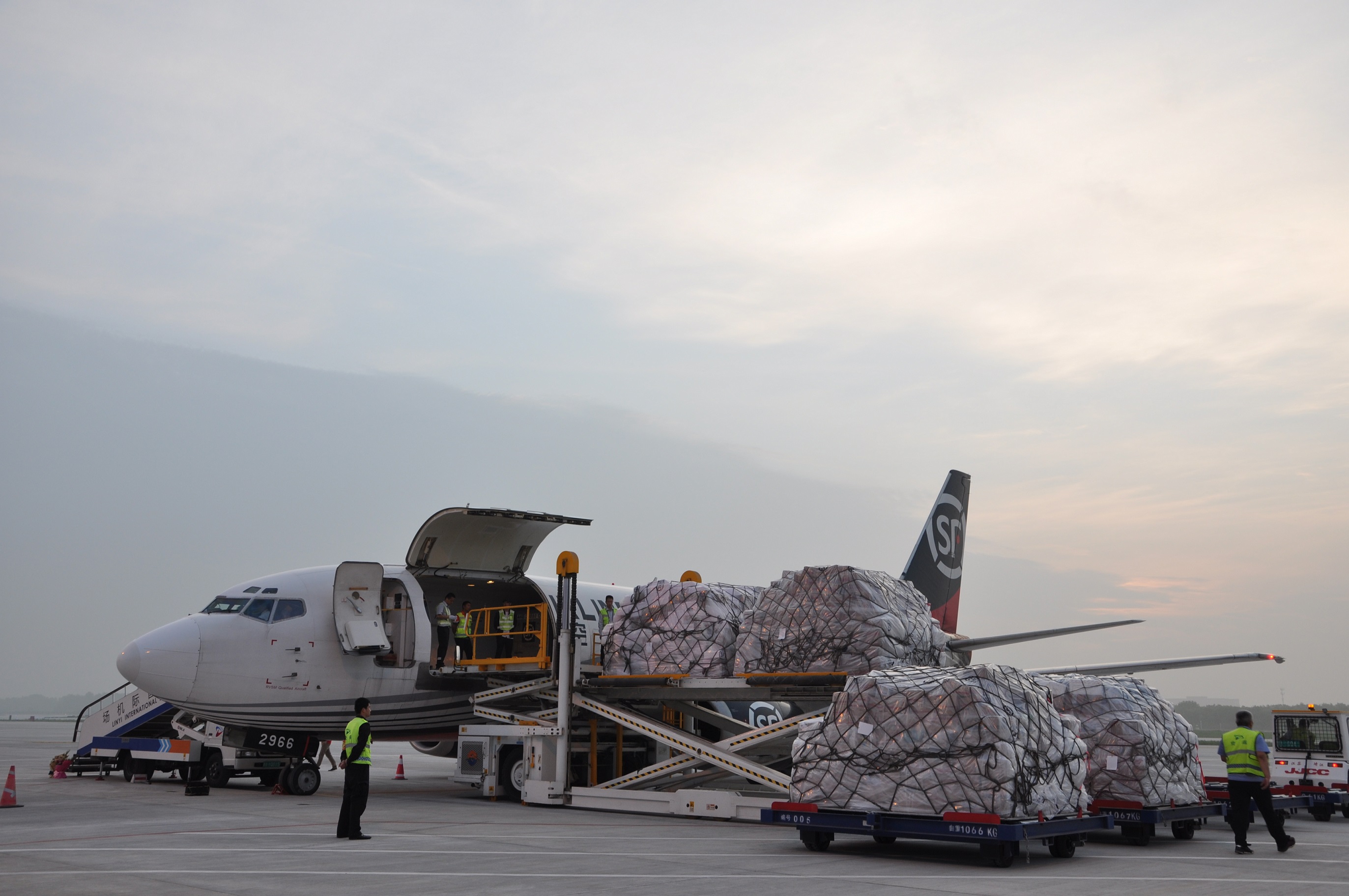 顺丰快递特快是空运吗?