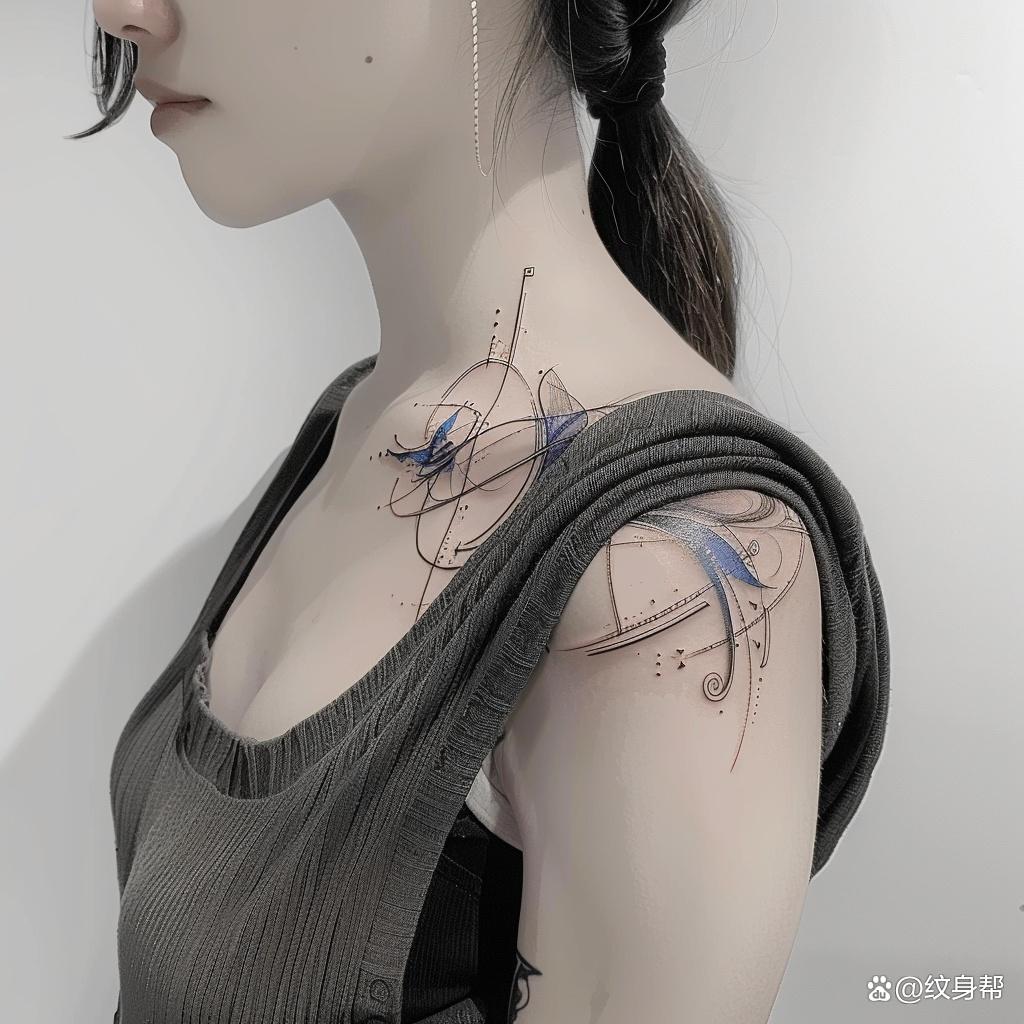 女人锁骨纹身纹什么图案好看