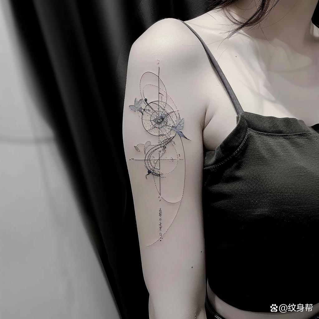 女人锁骨纹身纹什么图案好看