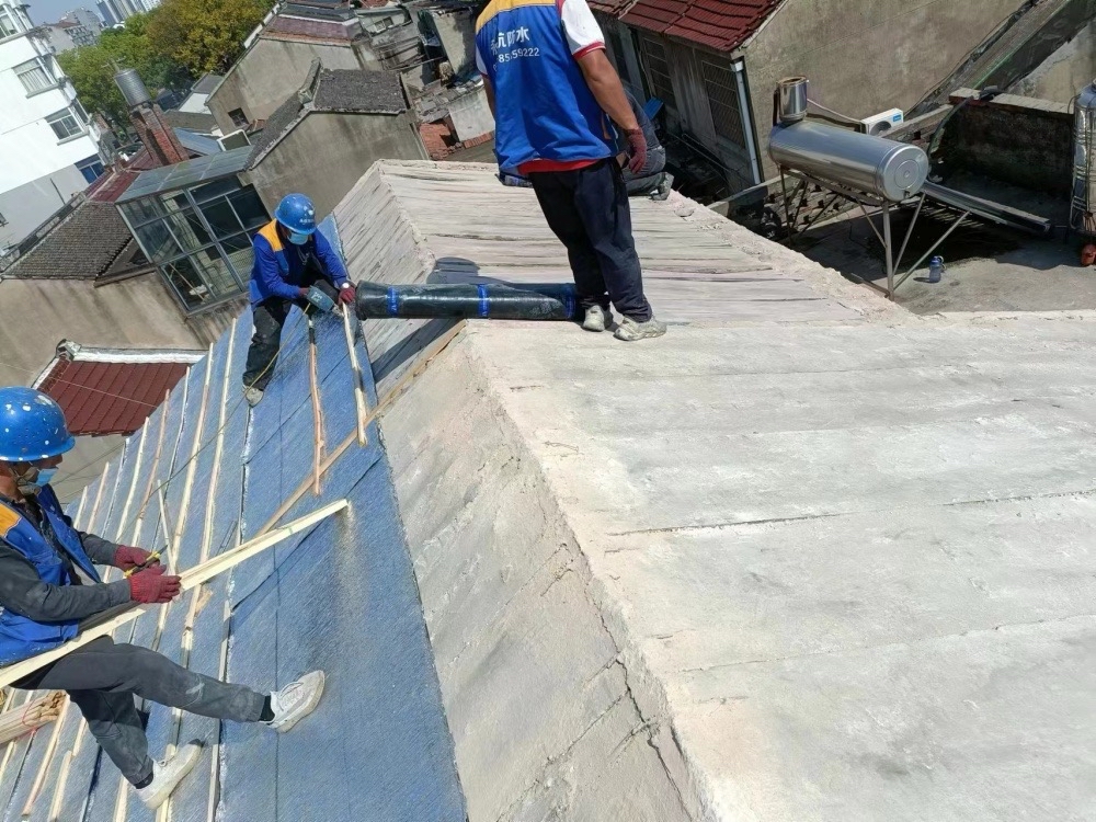 教你一种房顶漏水修补方法