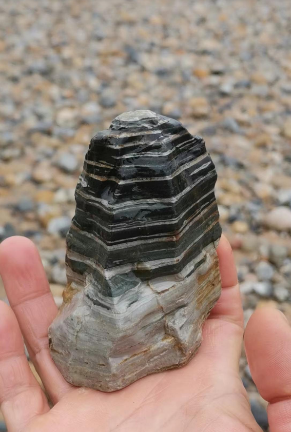 目前人类已知的最软的石头是？