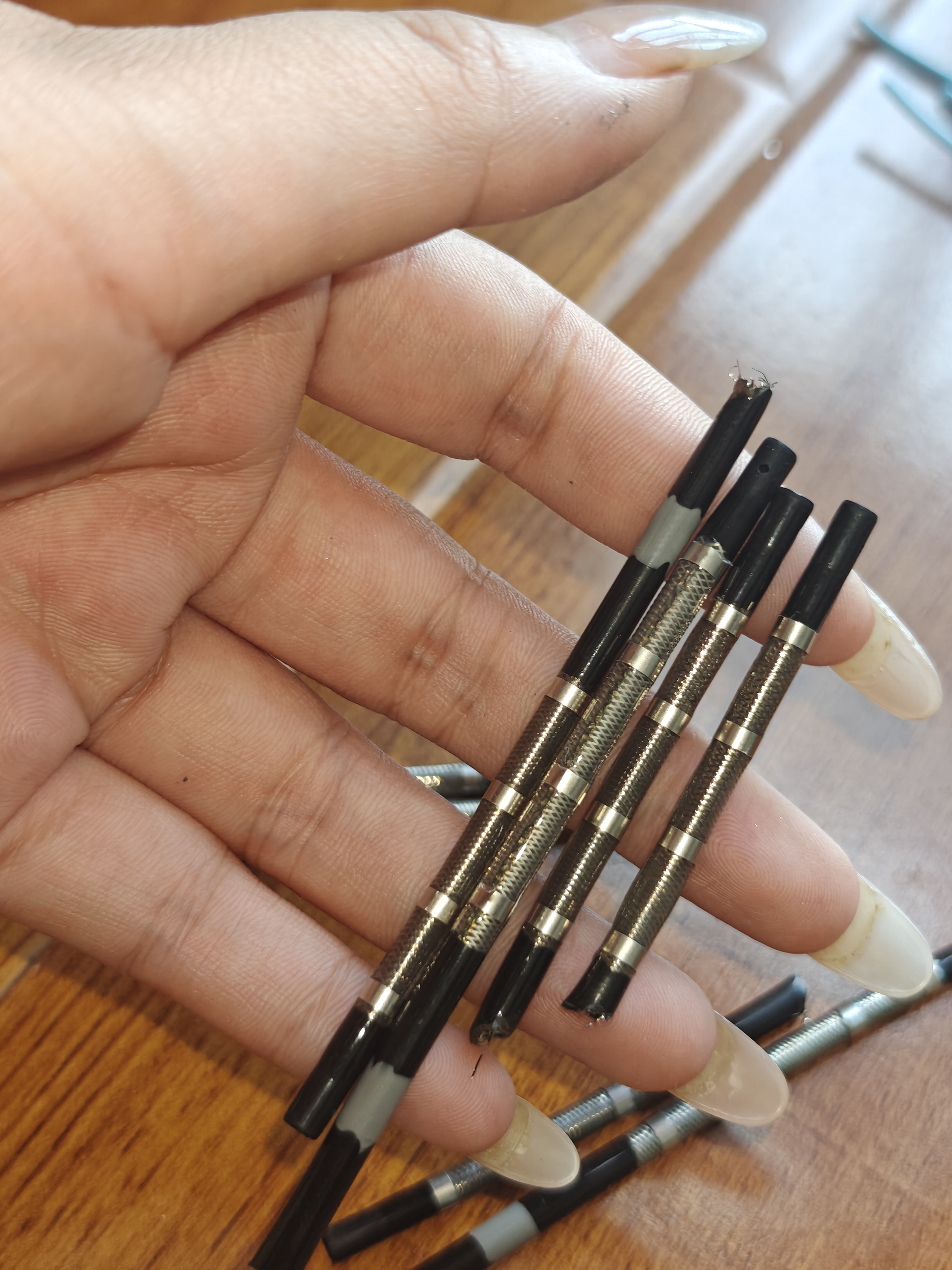 艾德曼合金是哪几种金属的合金？