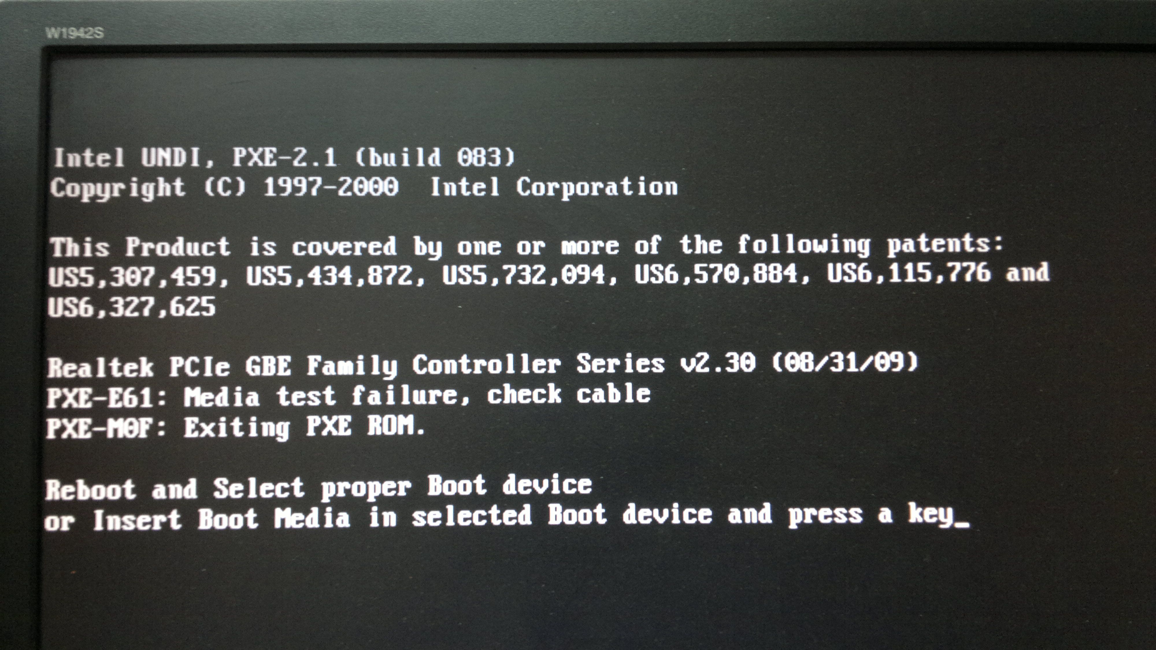 笔记本电脑开机不显示桌面黑屏