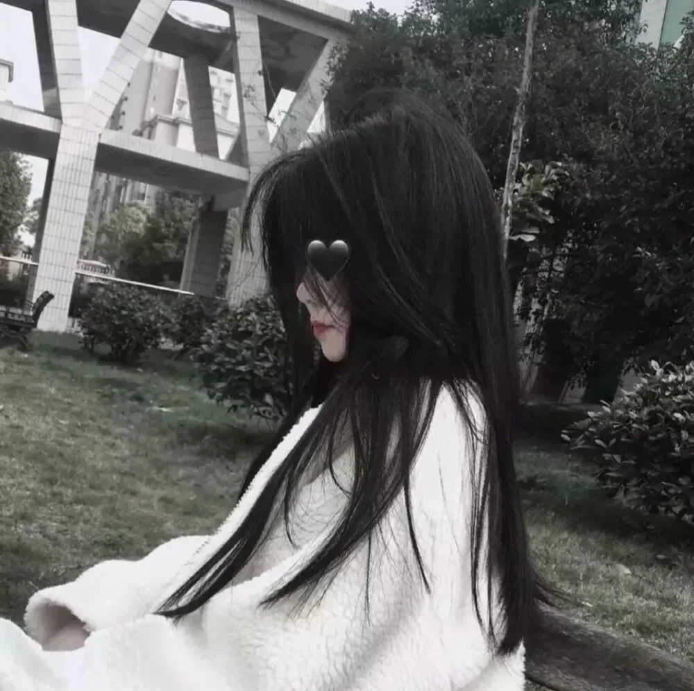 有没有比较丧的女生头像