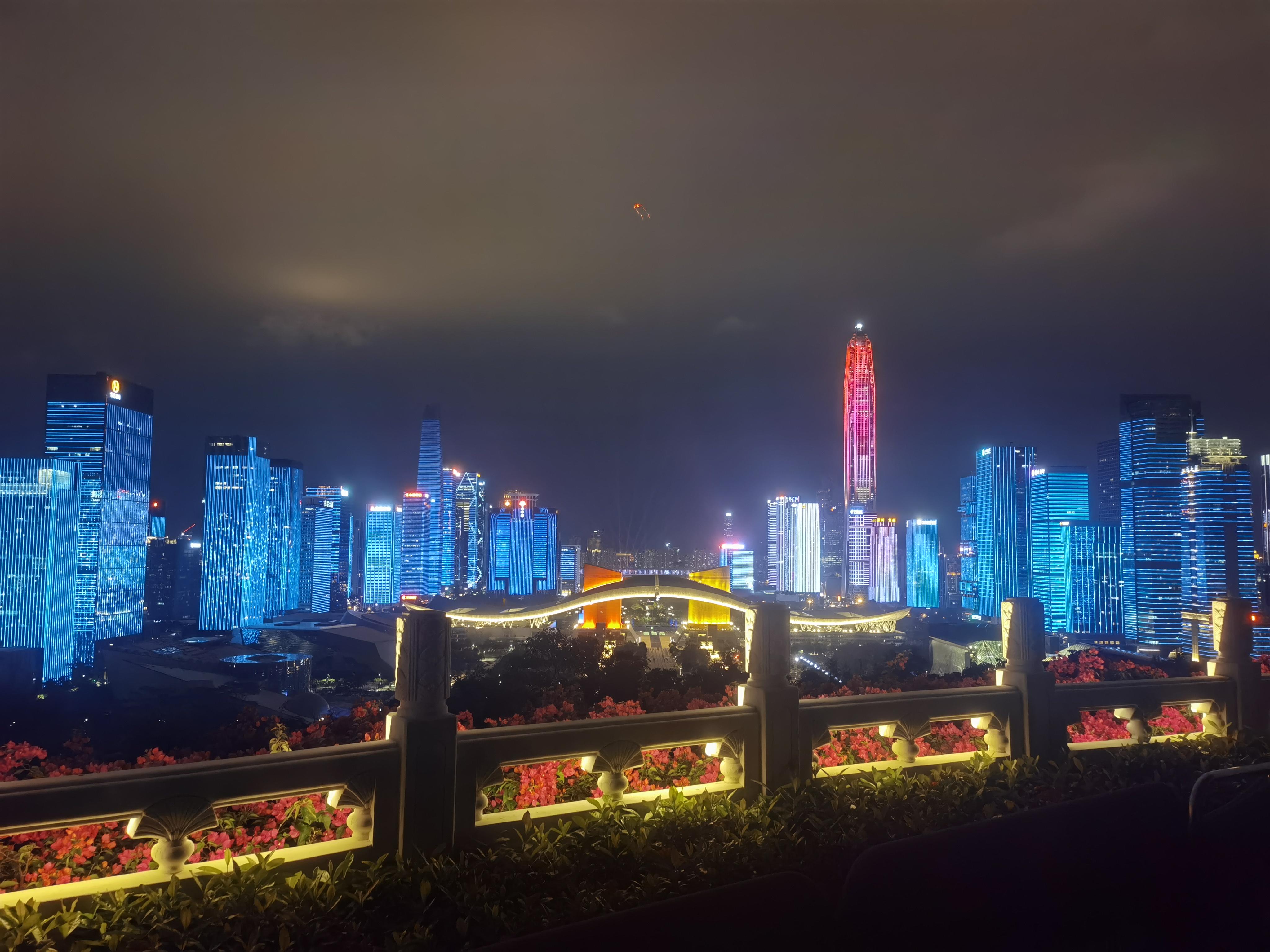 2023深圳莲花山有灯光秀么