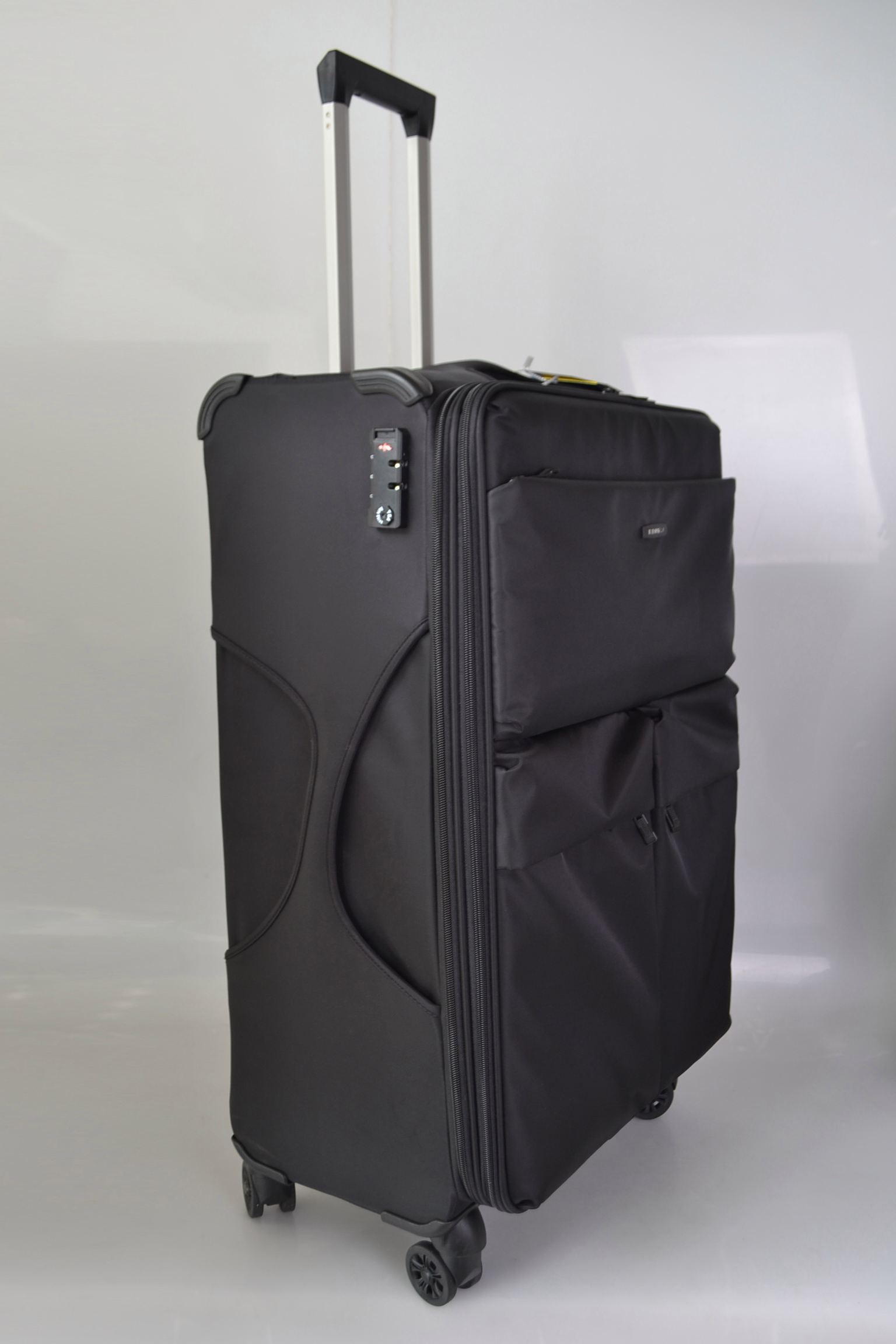 24寸行李箱多大参照物