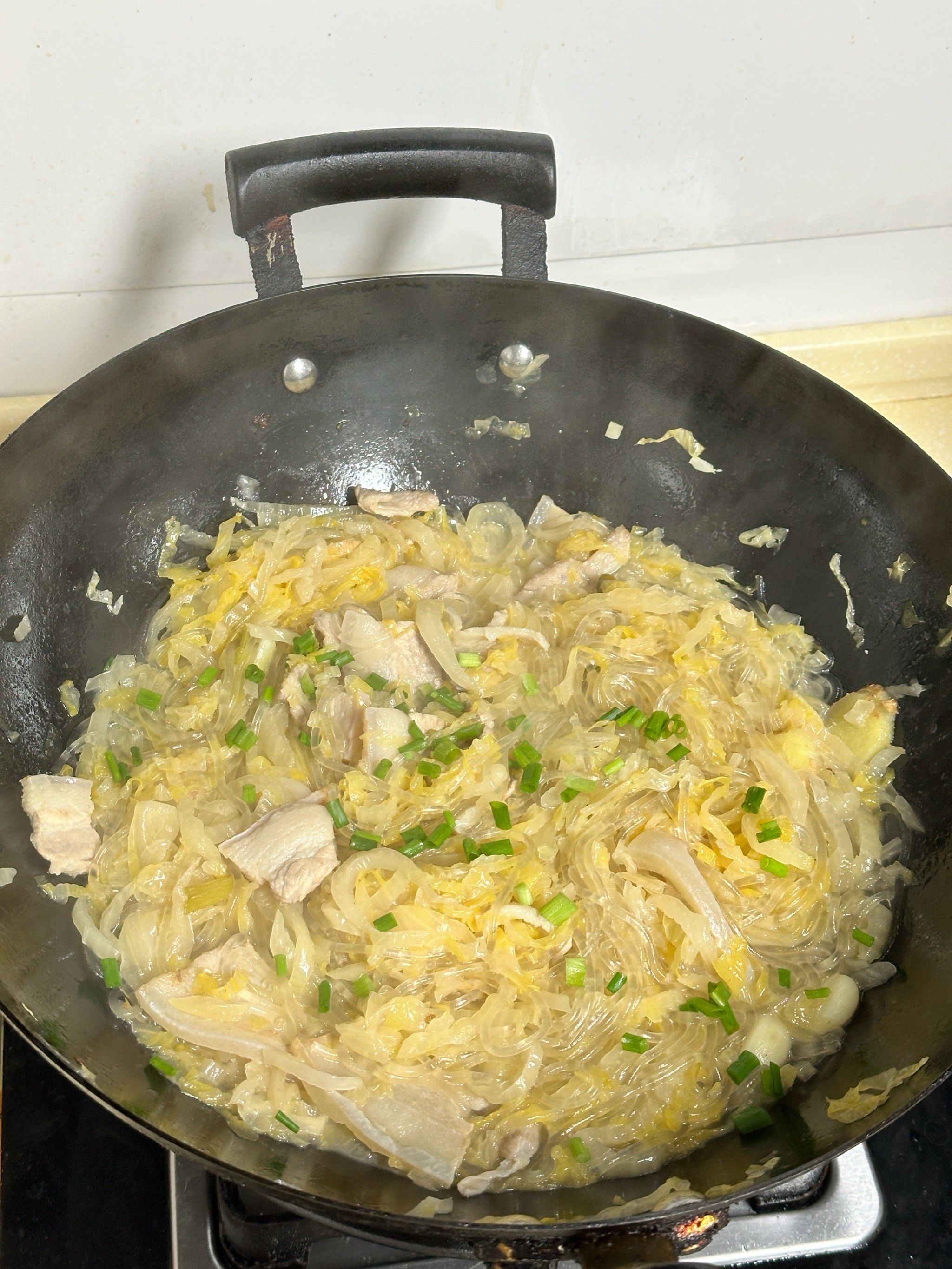 白菜酸菜炖粉条的烹饪方法