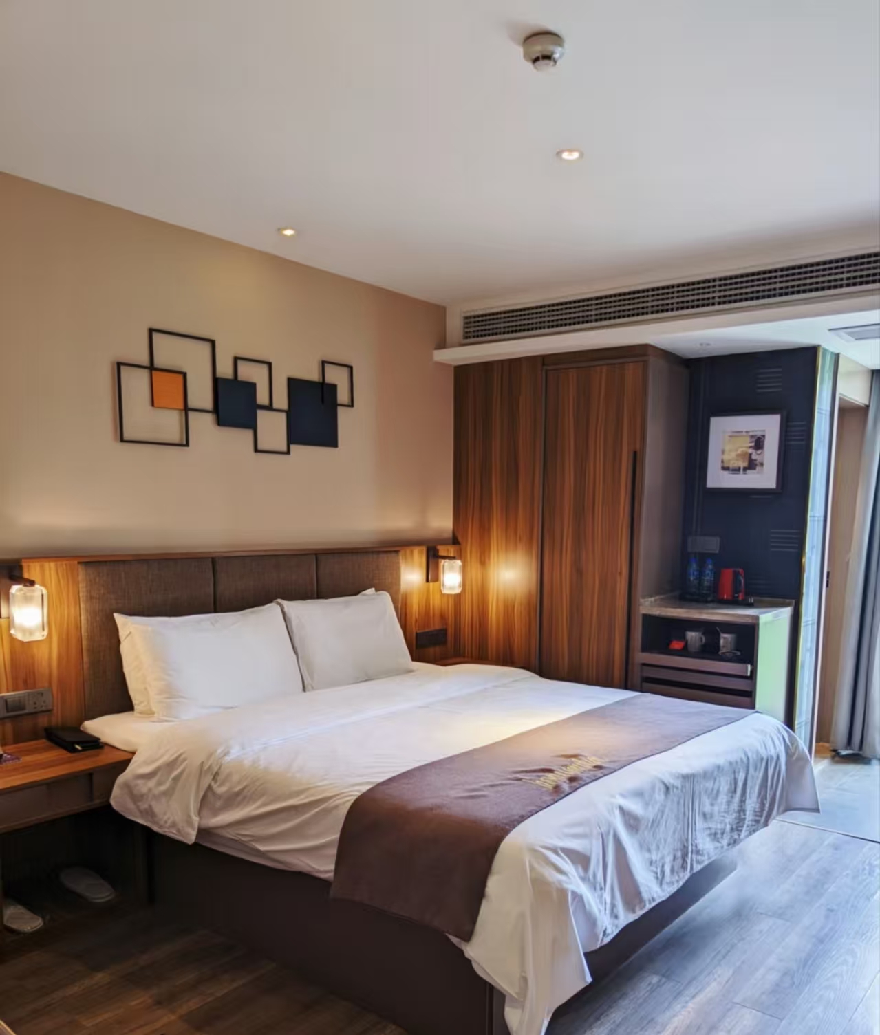 宾馆床尾放的一条长布是什么