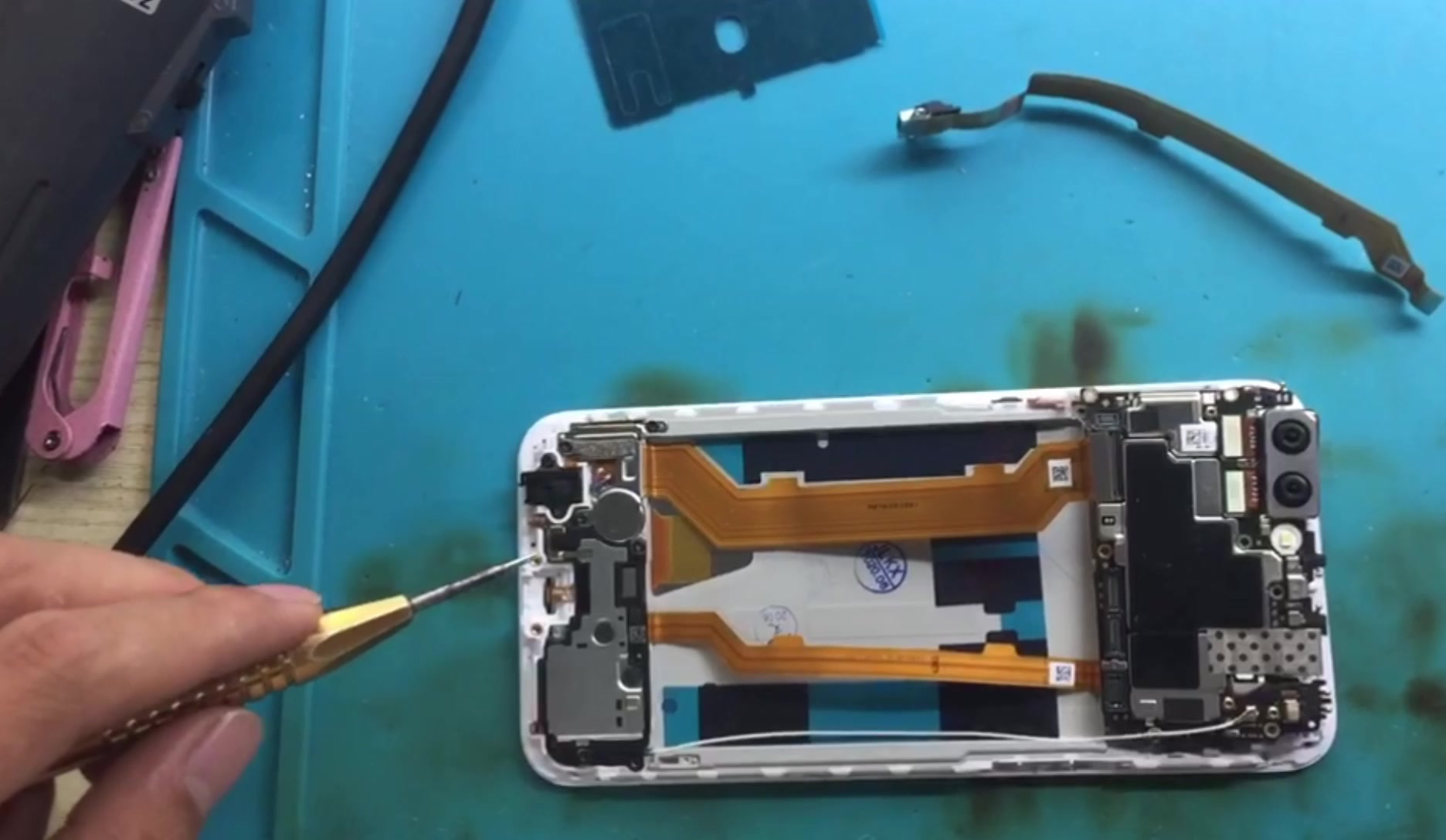 oppor11plus换屏幕多少钱?