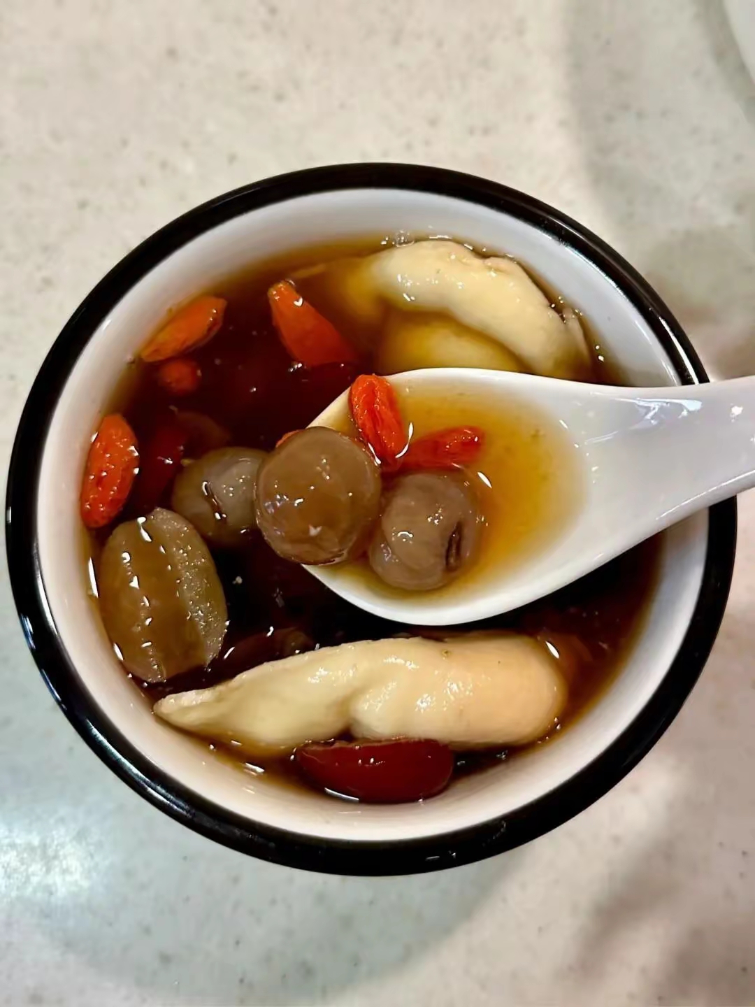 银耳红枣汤家常莲子银耳红枣汤做法