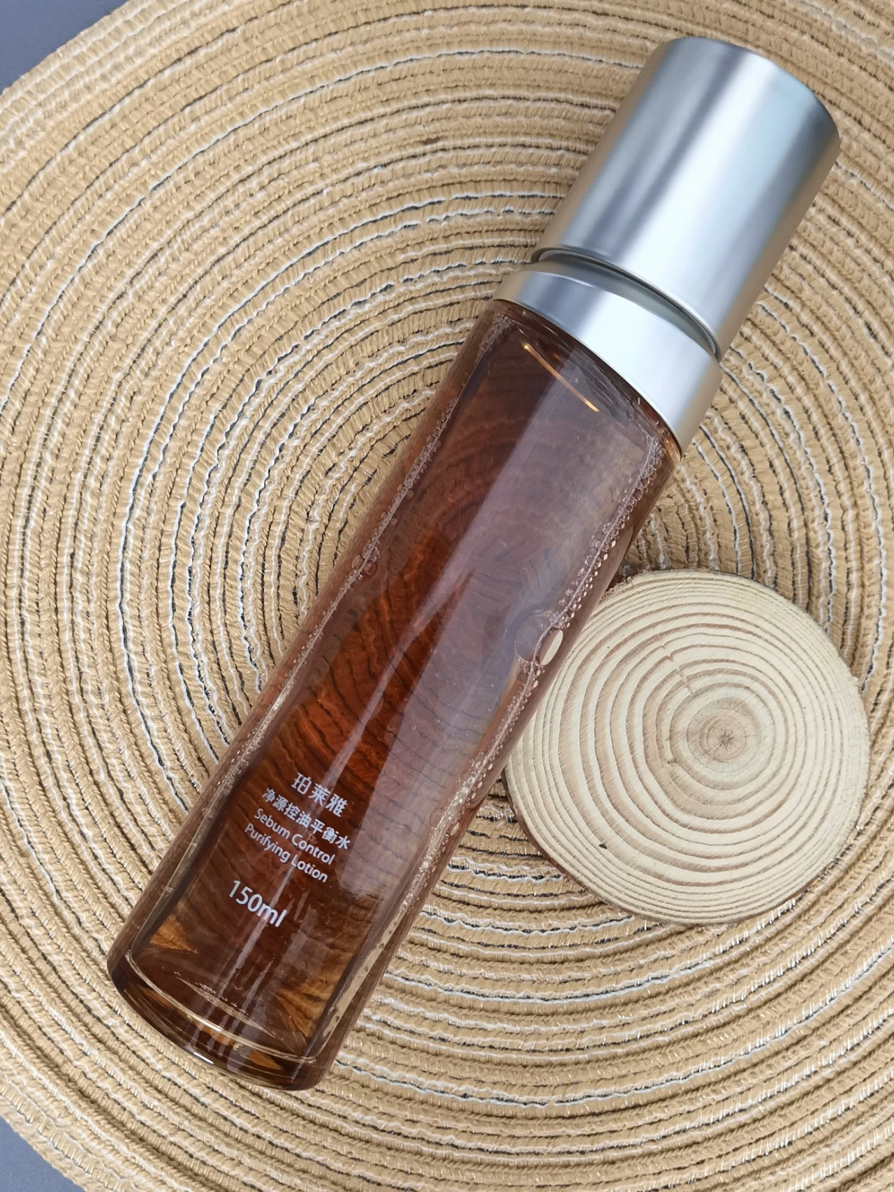 来说一下,夏天油性皮肤适合用什么护肤品？