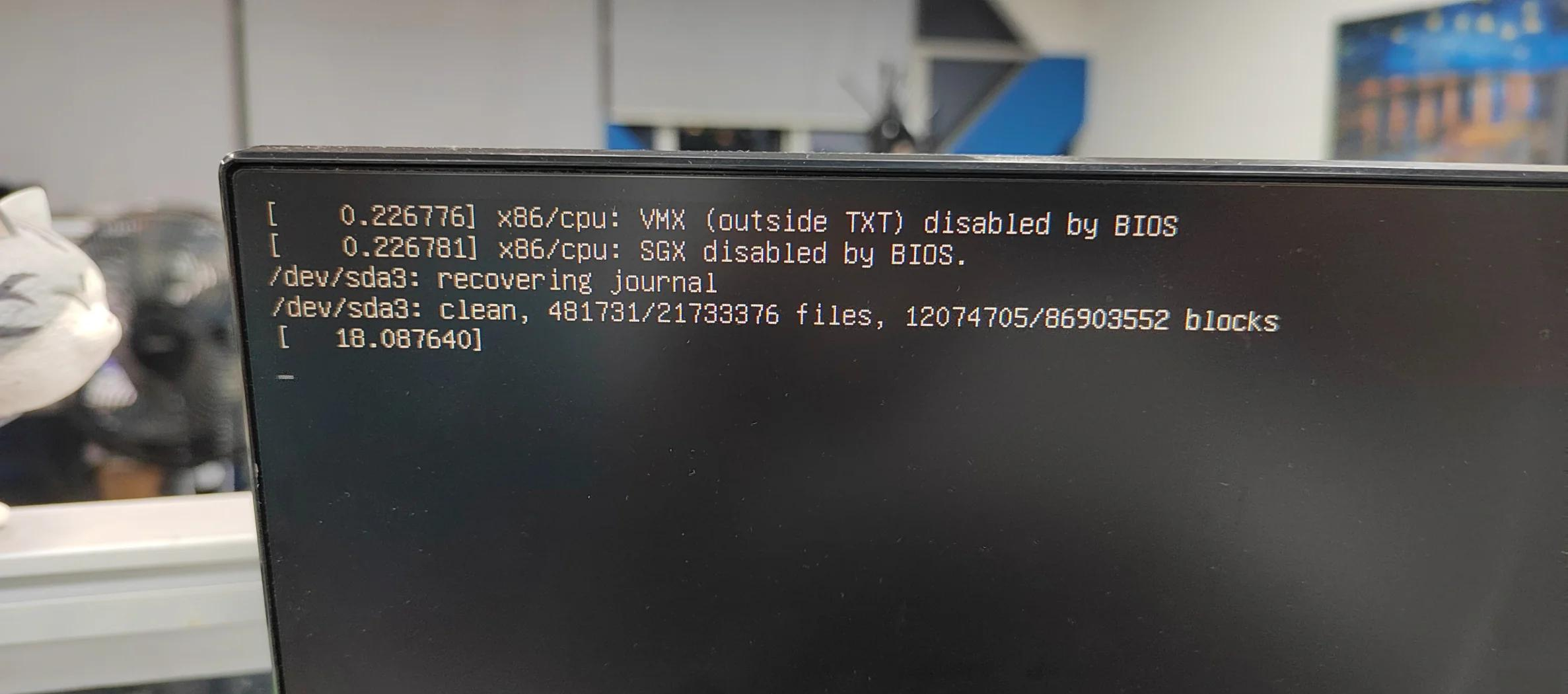 电脑一开机就卡死在开机界面