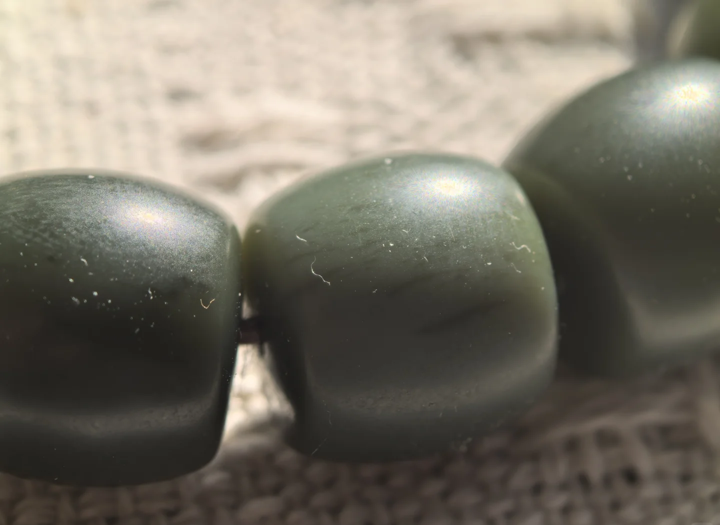 和田青玉和沙枣青的区别