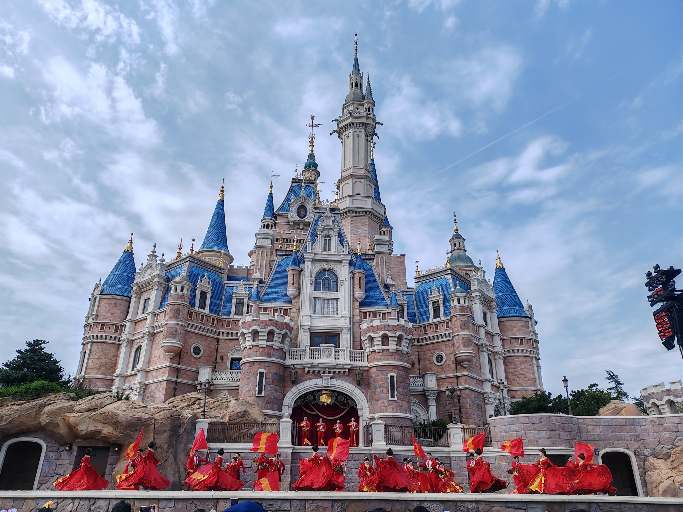 世界上最大的迪斯尼乐园在哪