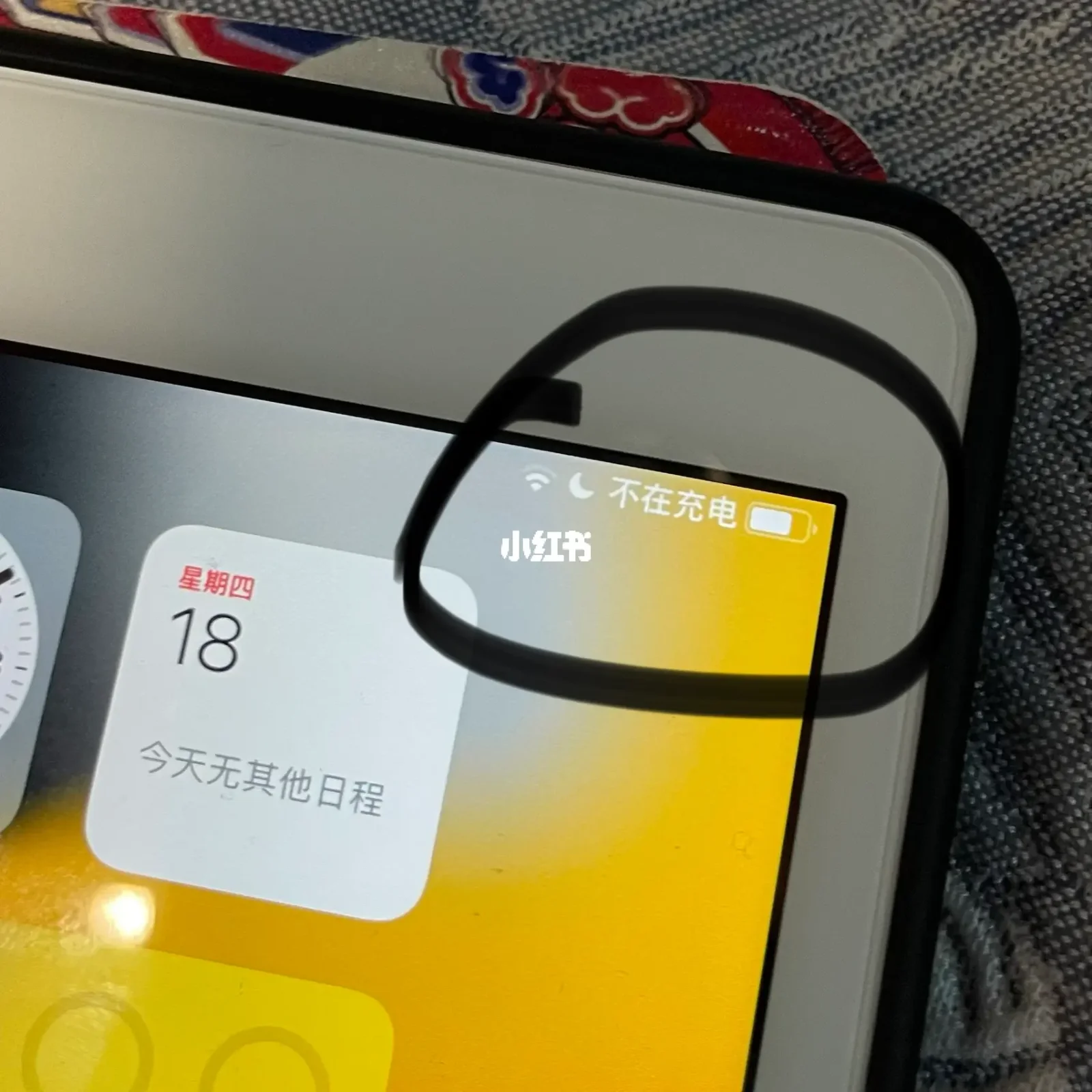 平板电脑充电时显示不在充电是怎么回事