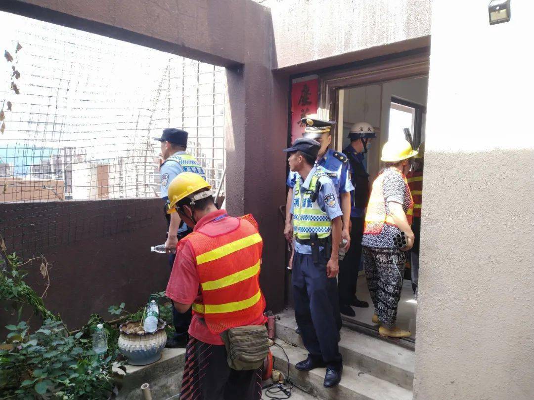 高明主演的那部被城管打的电视剧叫什么名字