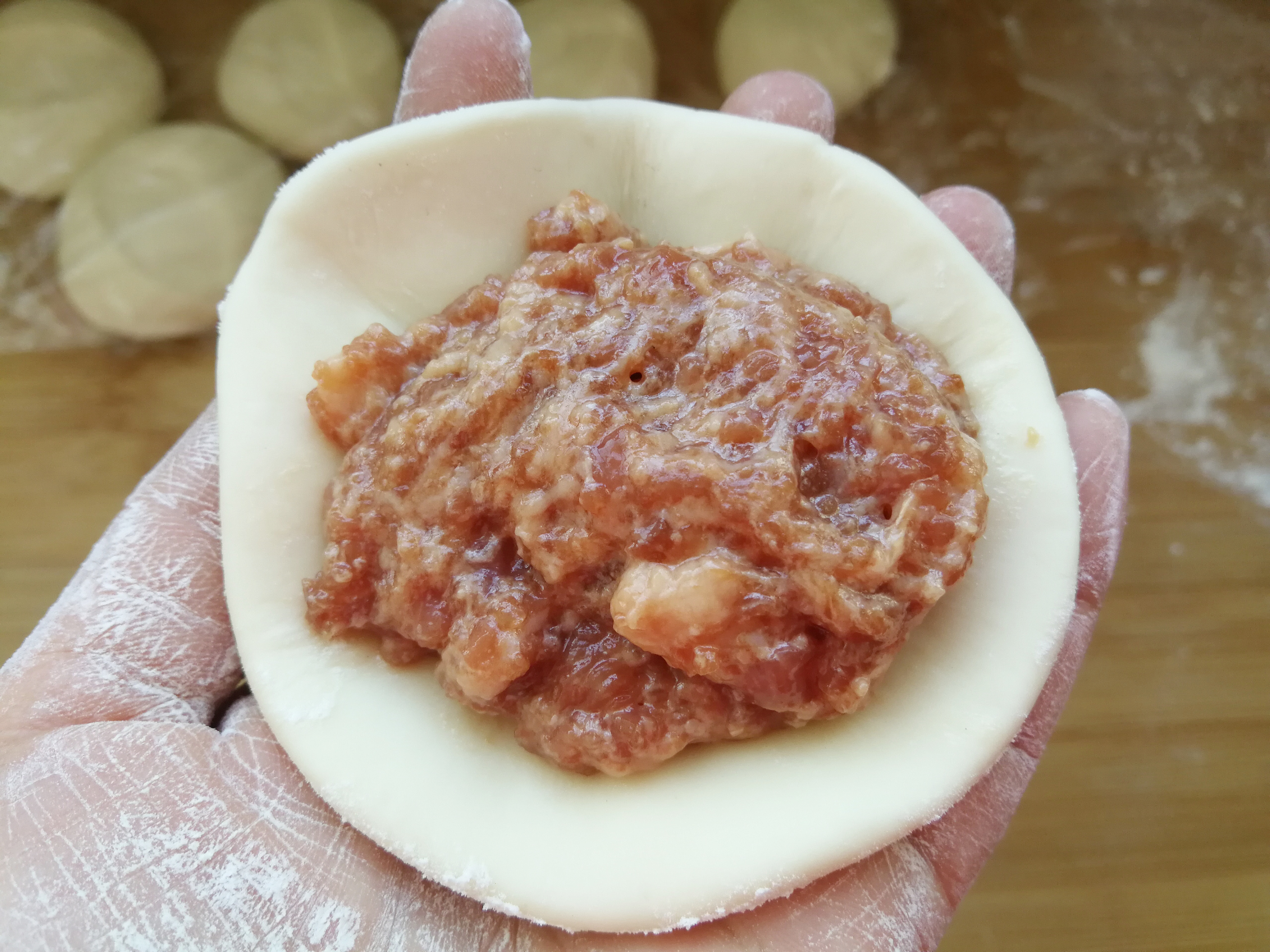 肉包子馅儿怎么调会鲜嫩多汁?