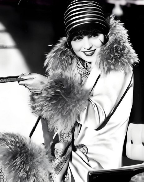 说女生是交际花是骂人吗