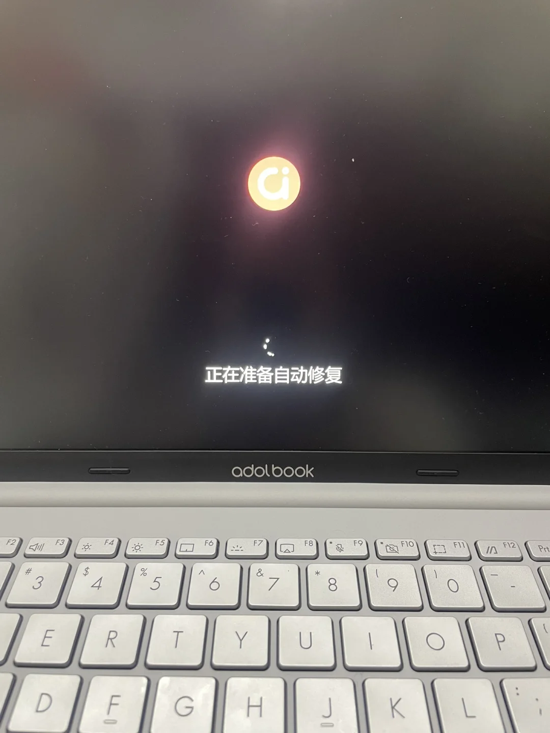 电脑开机后显示器没反应键盘不亮