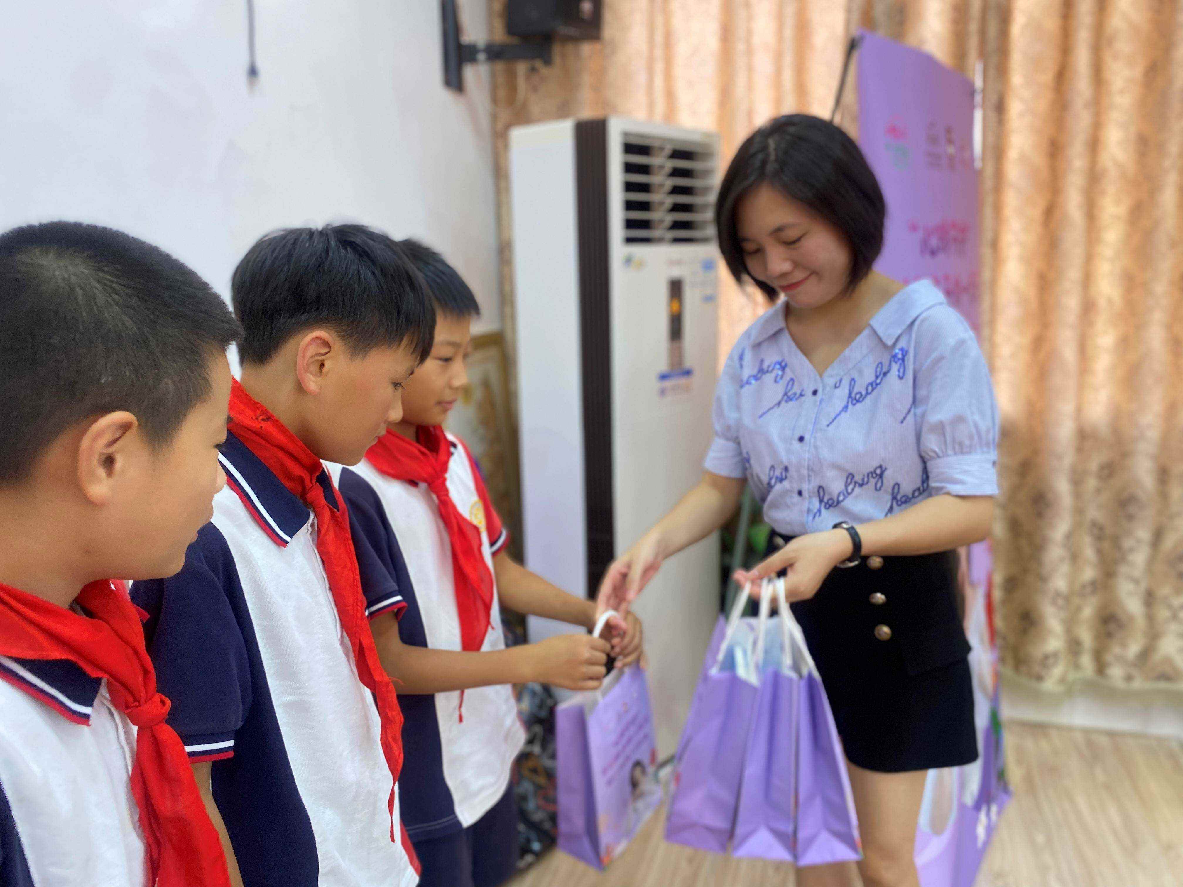 学校的公益活动有哪些?