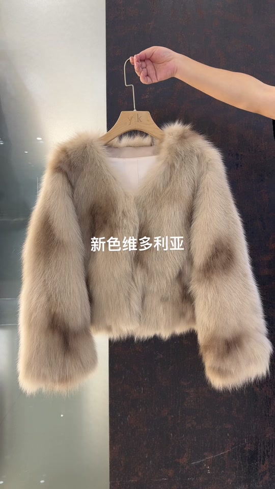 佟二堡莹莹皮草400元是真的吗