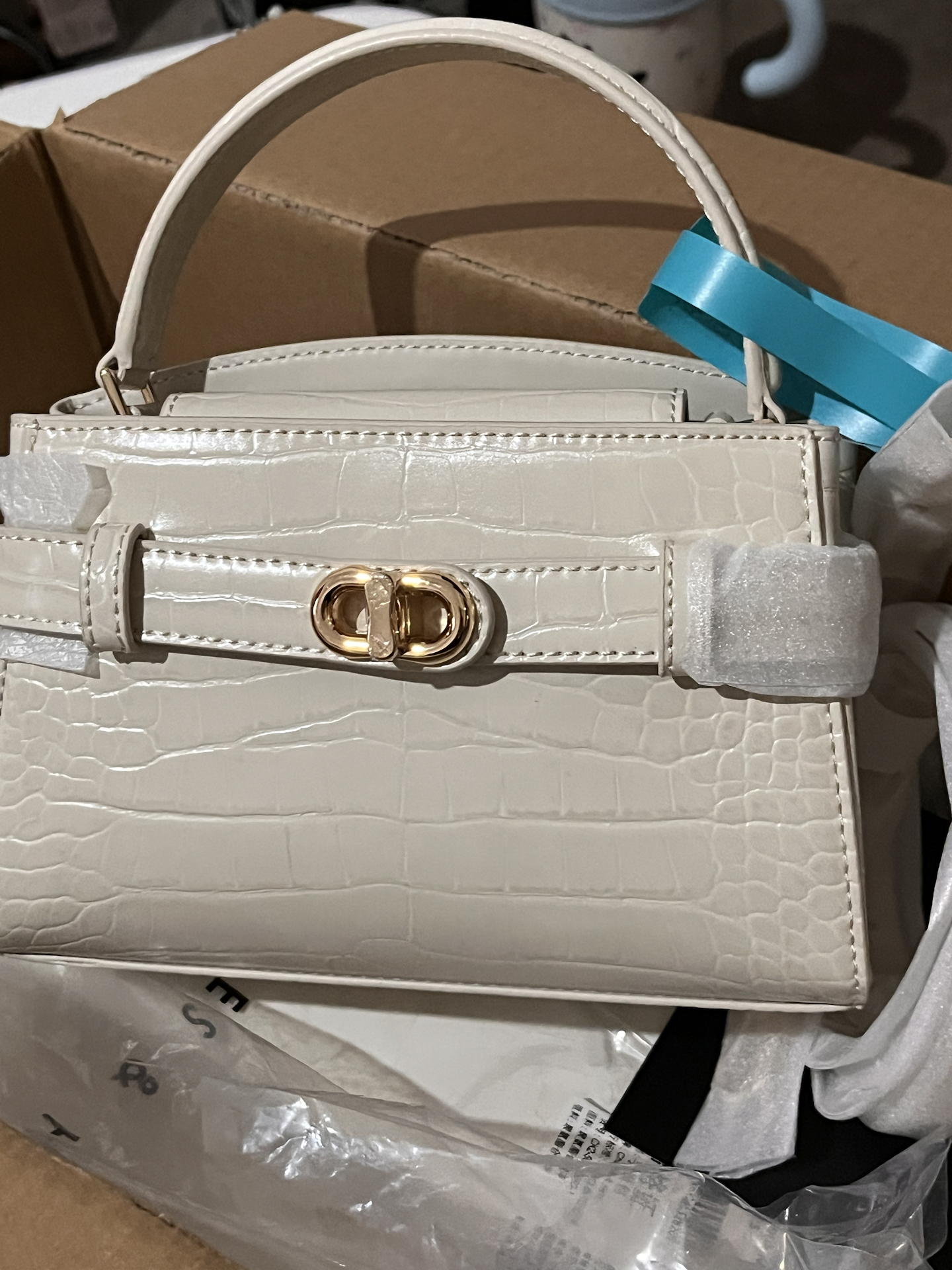 小ck属于什么档次的包