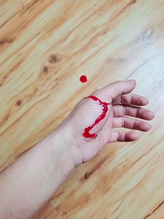 手机屏幕划着有时候粘手怎么回事呢?