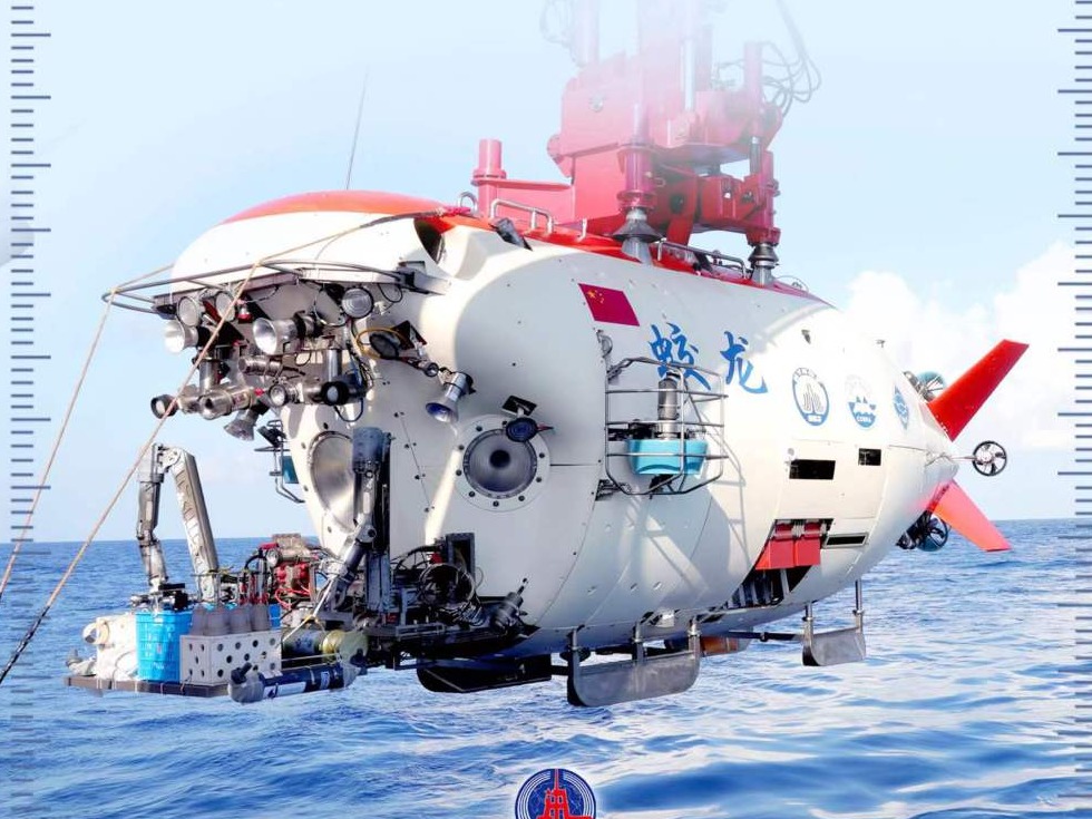 蛟龙号最深能下潜多少米