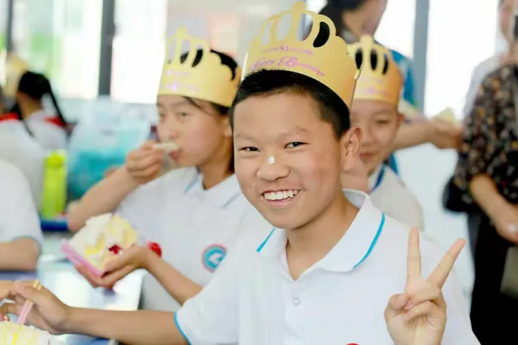 相信我们会创造奇迹歌词