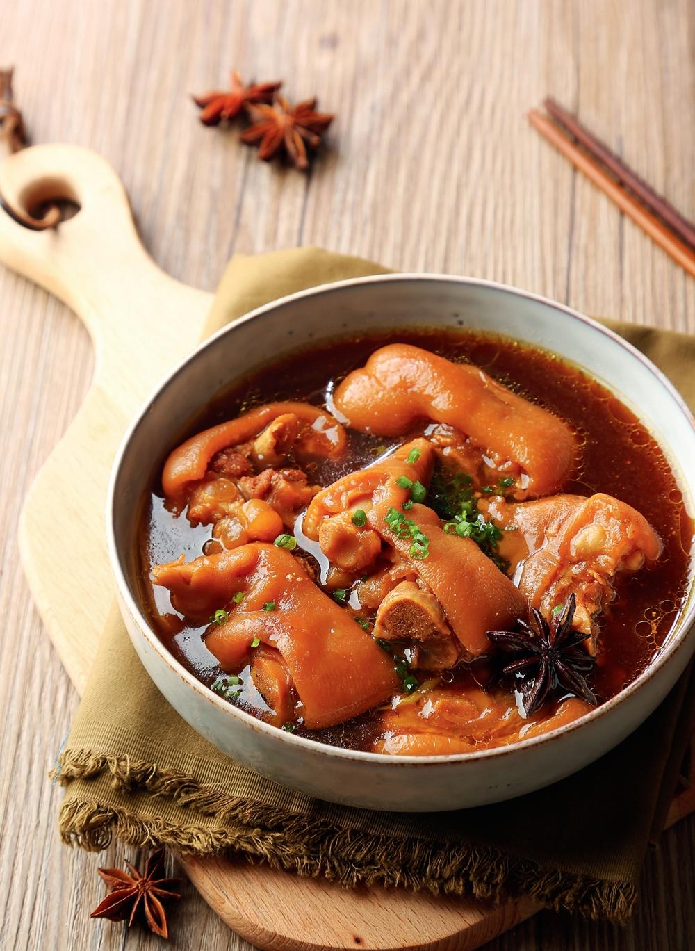 高压锅炖猪蹄做法介绍