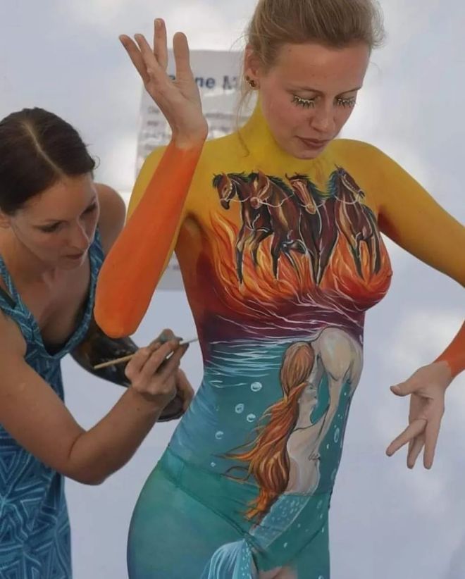 梦见脱光衣服是什么意思