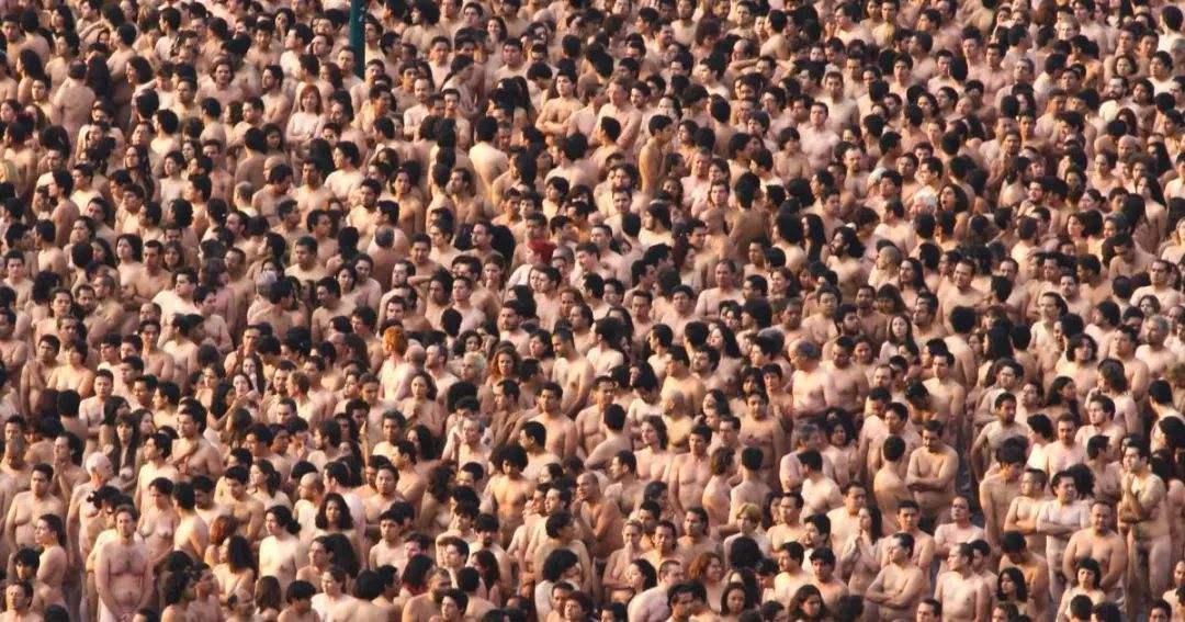 梦见脱光衣服是什么意思