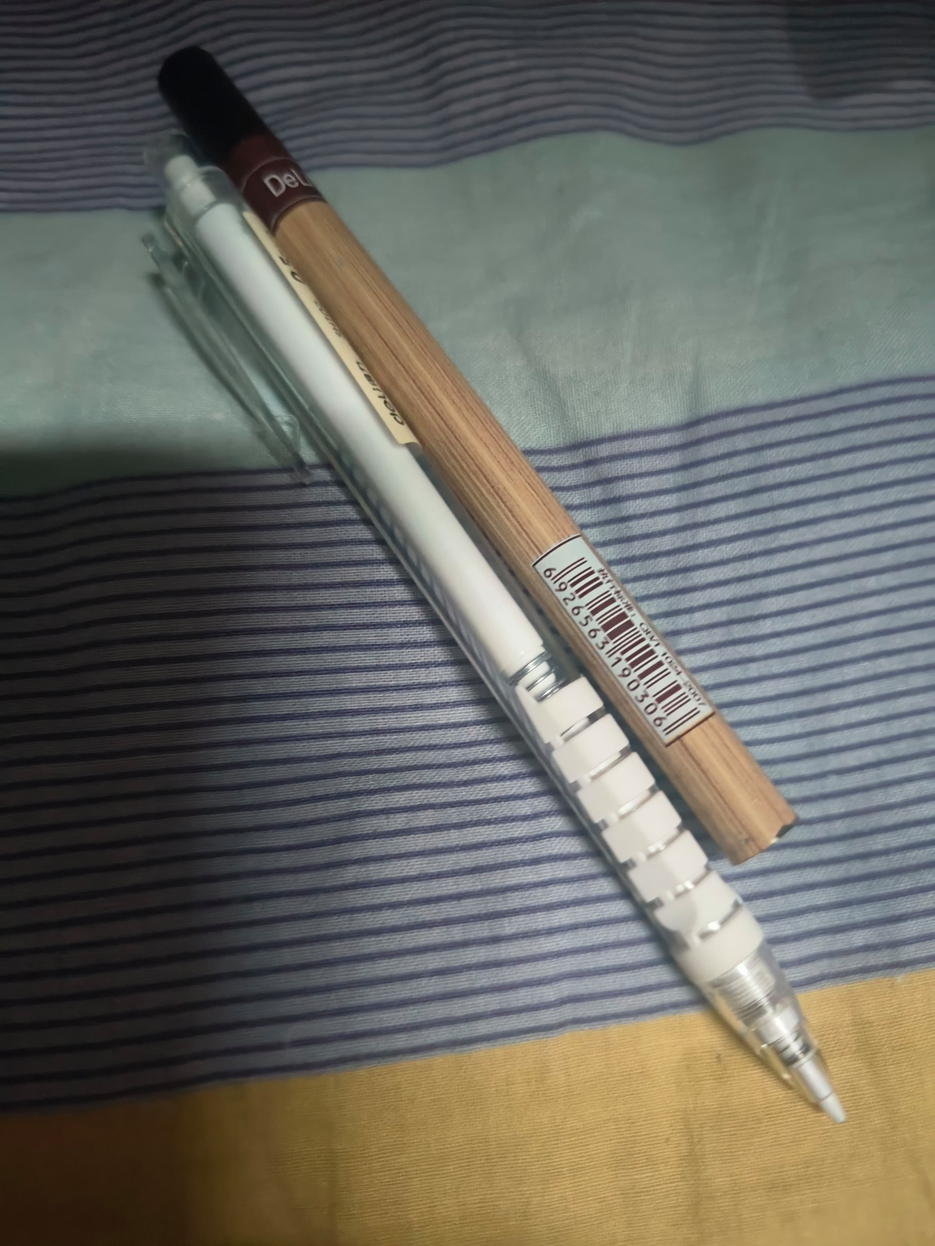 铅笔0.5的笔芯好用还是0.7好用