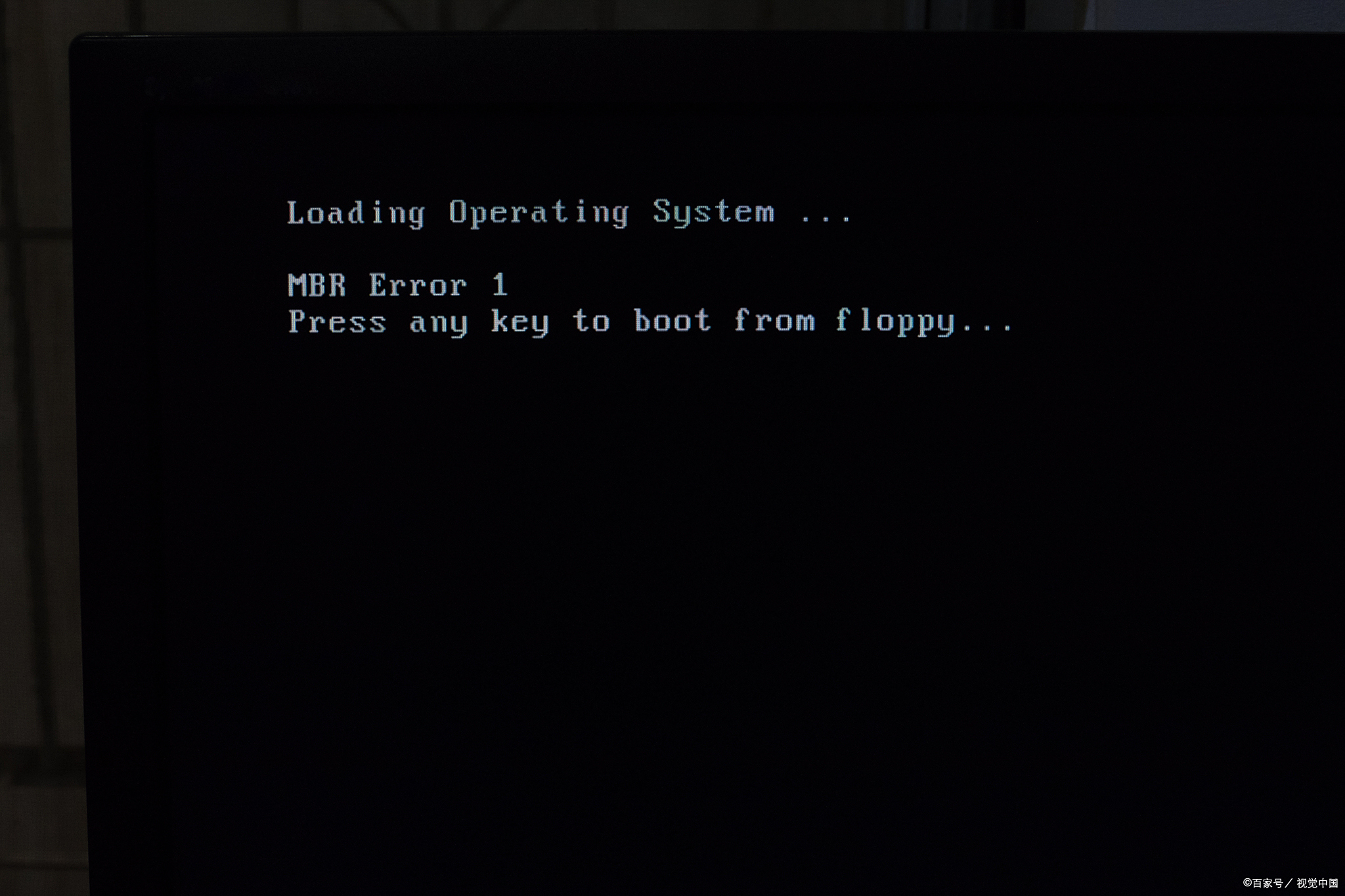 联想拯救者开机黑屏怎么回事