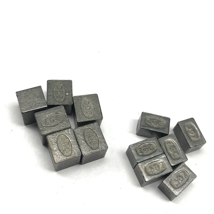 锯齿上的钨钢是什么材质